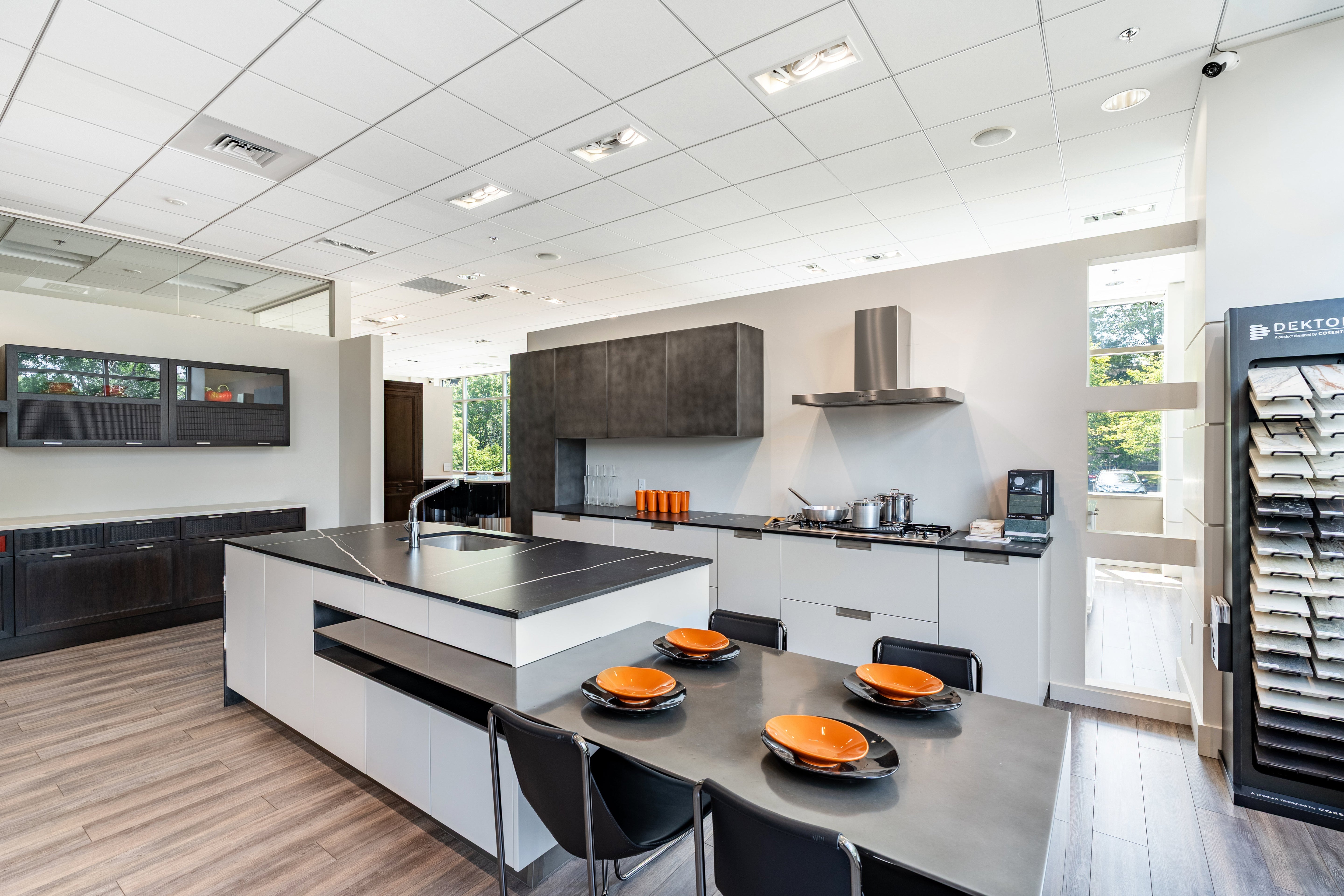 Aster Cucine | Showroom Display & Certified Inventory