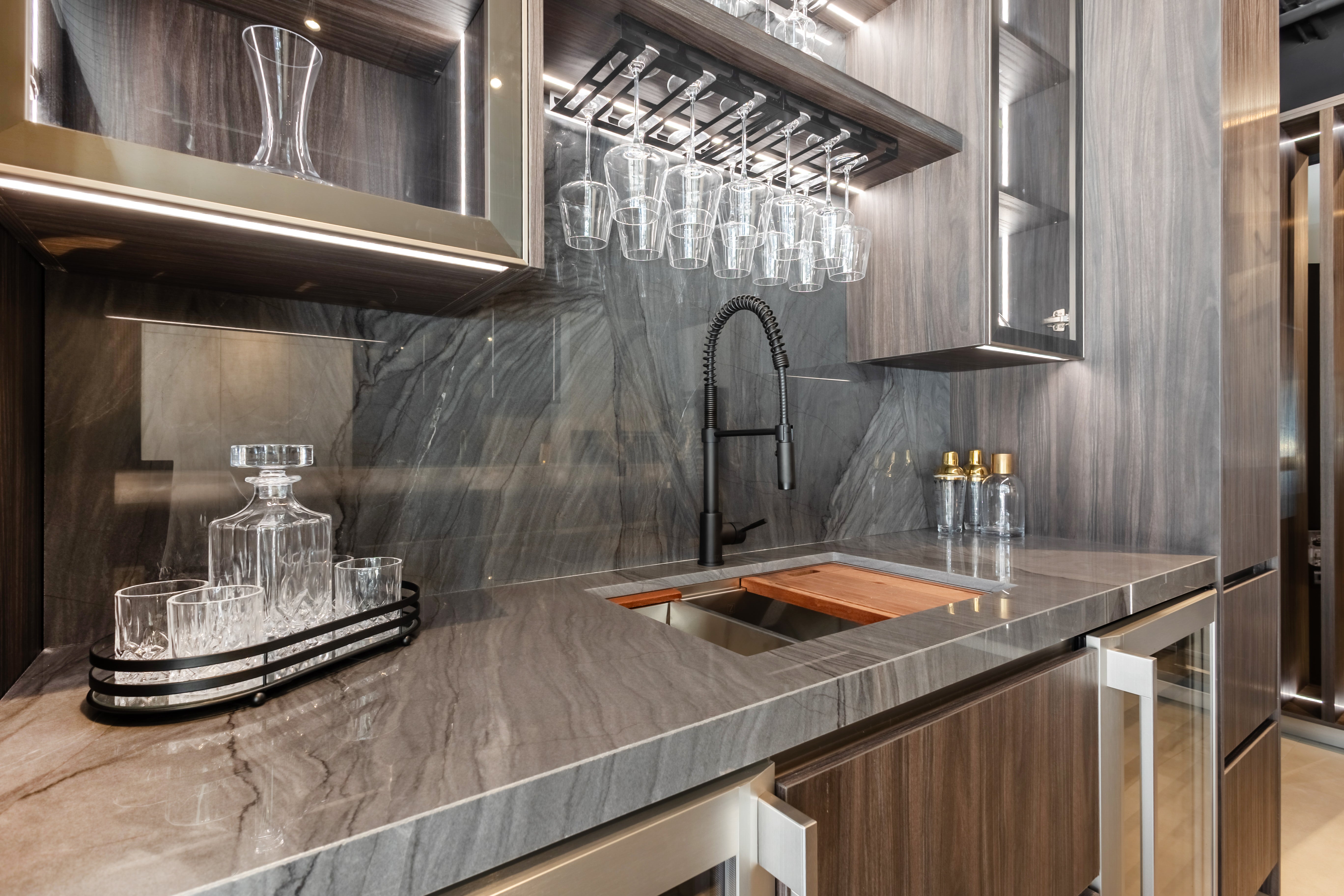 Azzurri Casa Modern Wood Paneled Wet Wine Bar with Wine Wall and Onyx Countertops