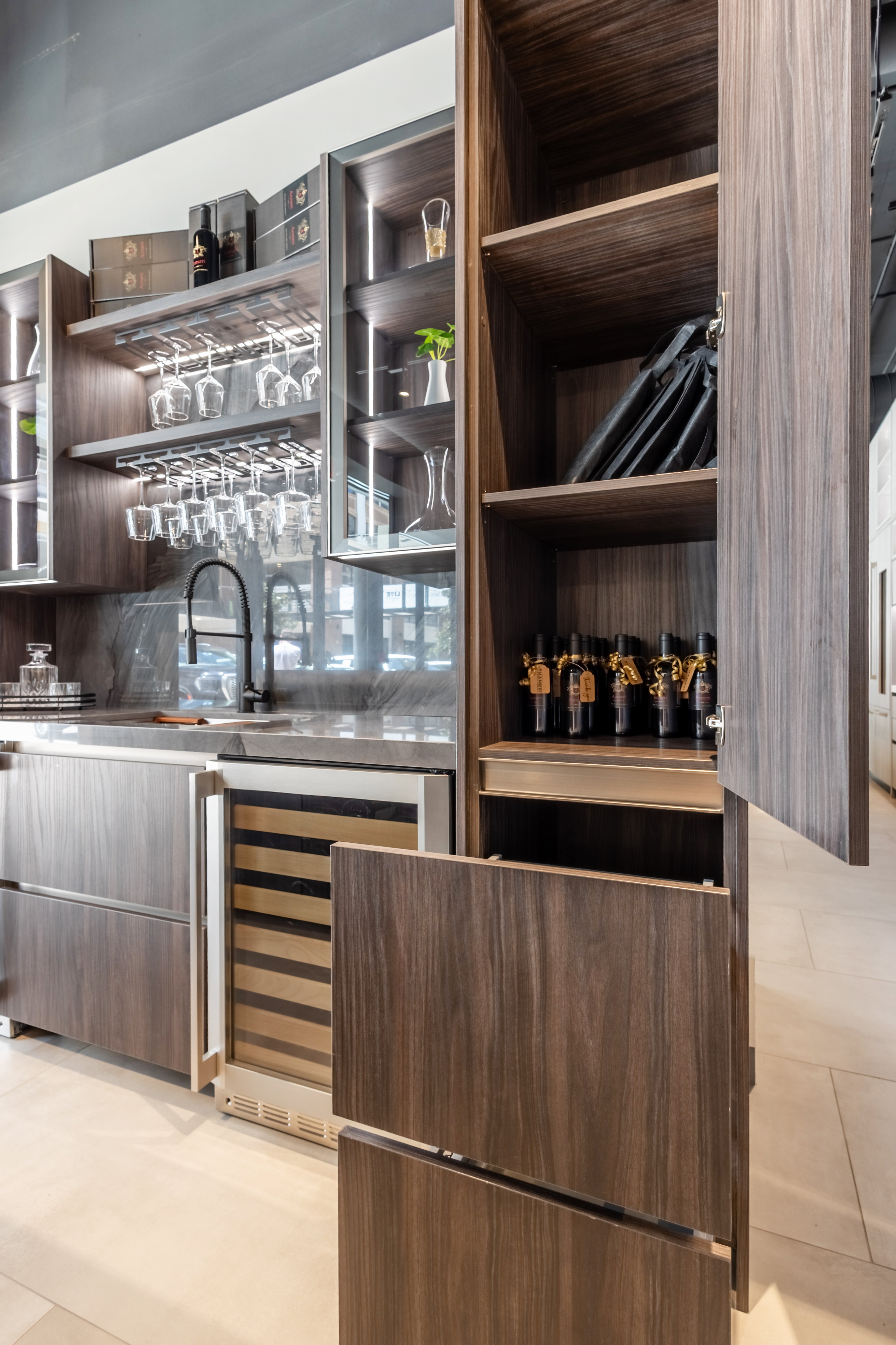 Azzurri Casa Modern Wood Paneled Wet Wine Bar with Wine Wall and Onyx Countertops