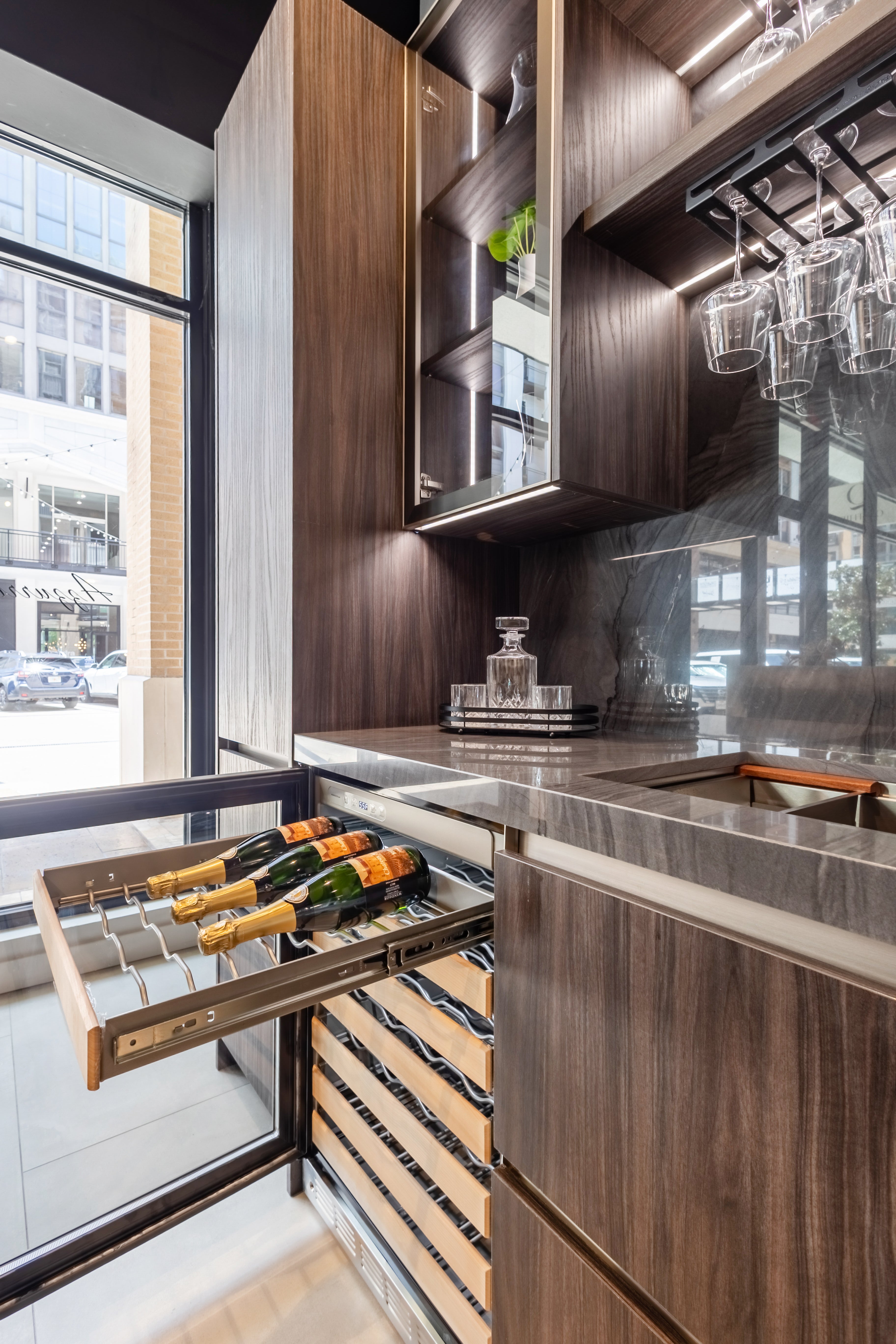 Azzurri Casa Modern Wood Paneled Wet Wine Bar with Wine Wall and Onyx Countertops