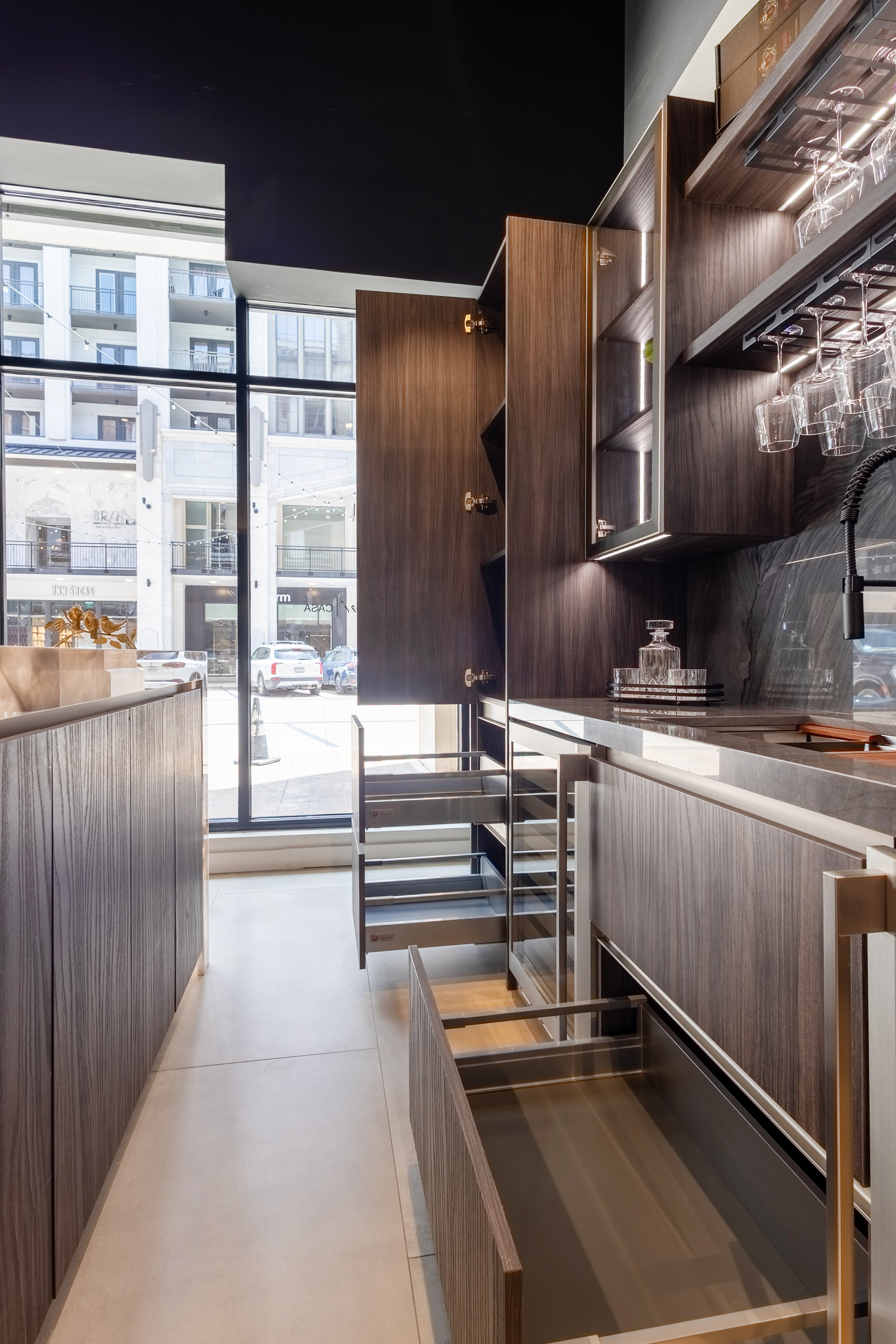 Azzurri Casa Modern Wood Paneled Wet Wine Bar with Wine Wall and Onyx Countertops