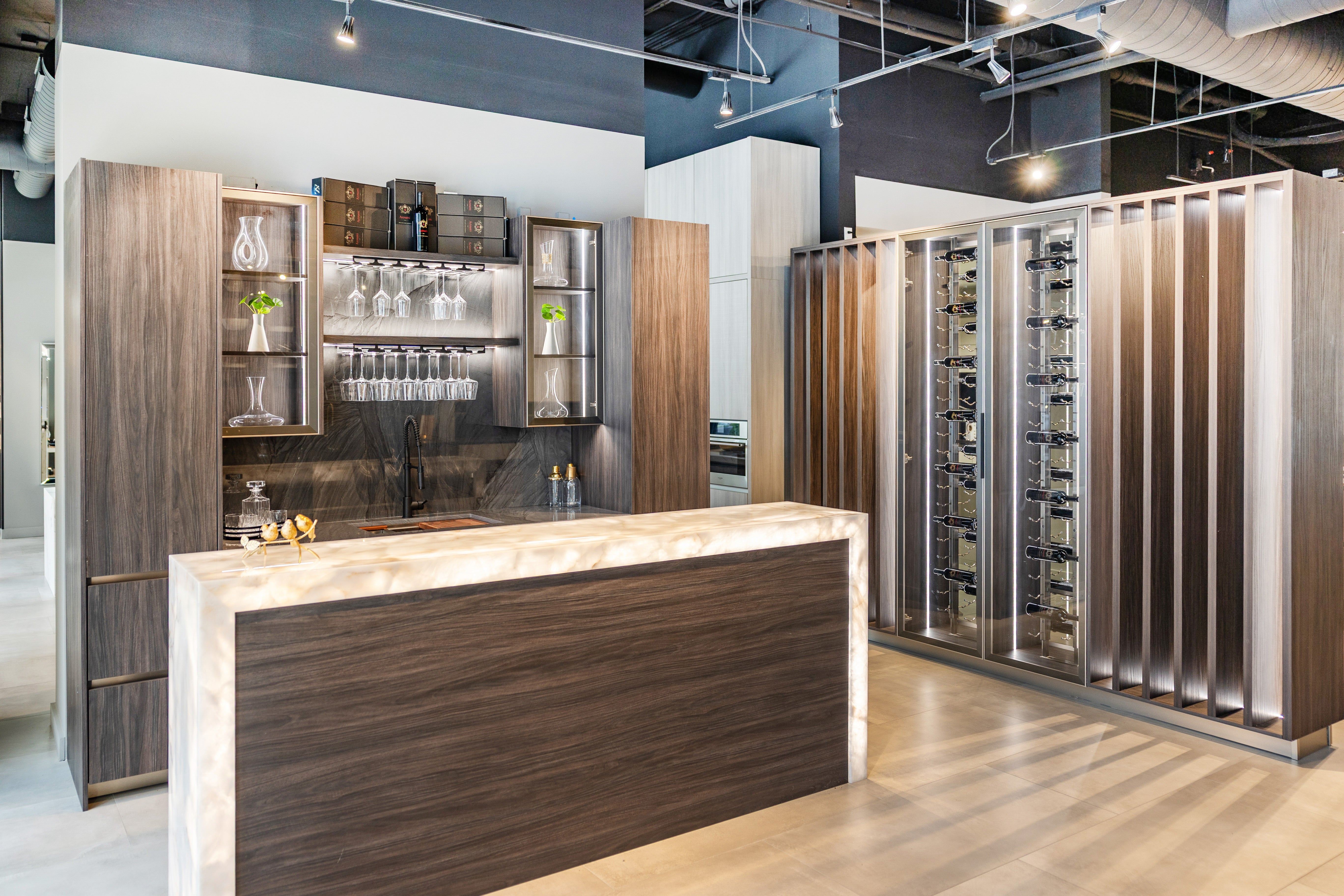 Azzurri Casa Modern Wood Paneled Wet Wine Bar with Wine Wall and Onyx Countertops