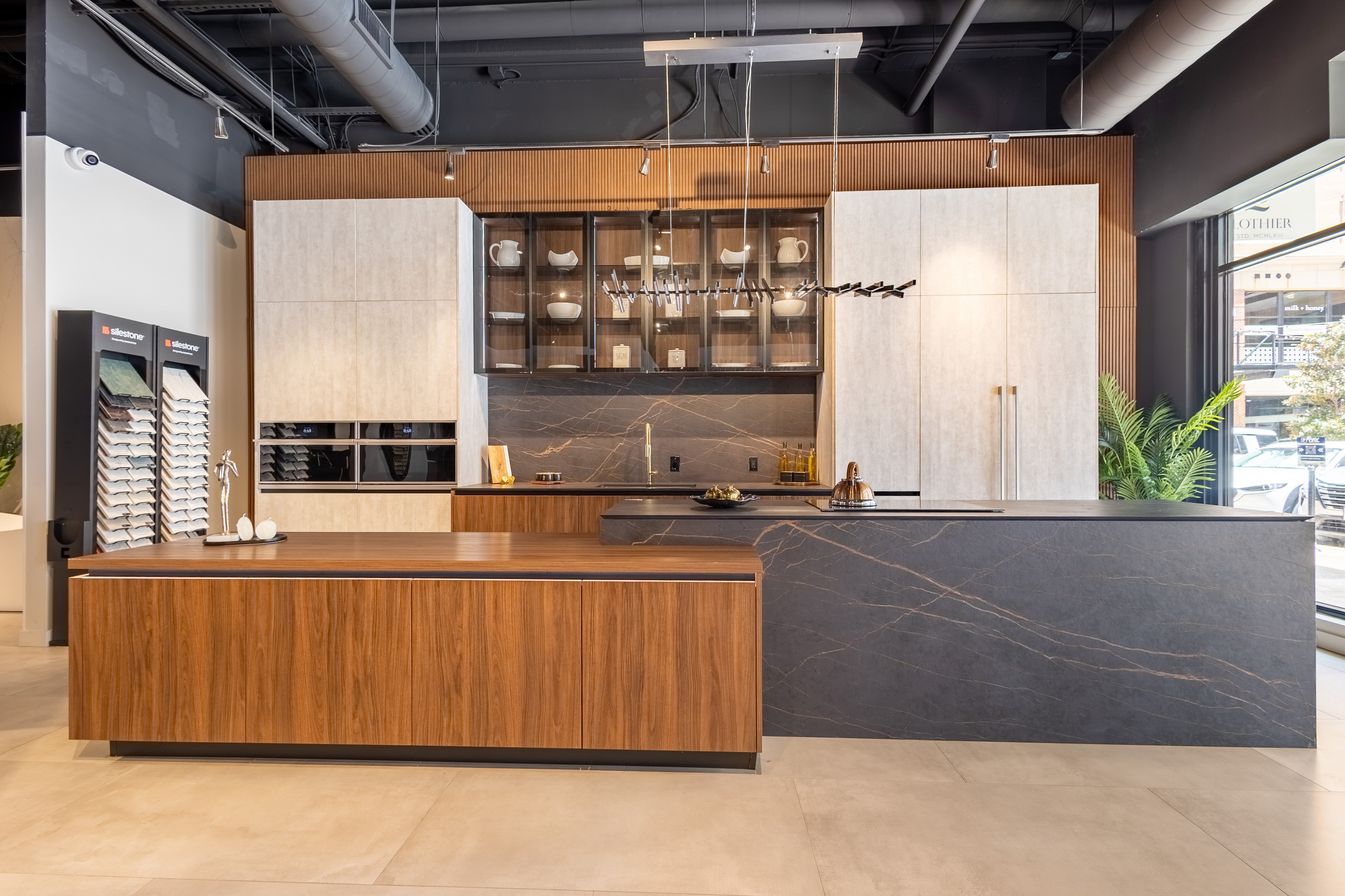 Azzurri Casa Dubai Style Modern Kitchen with Dekton Countertops and Monogram Appliances