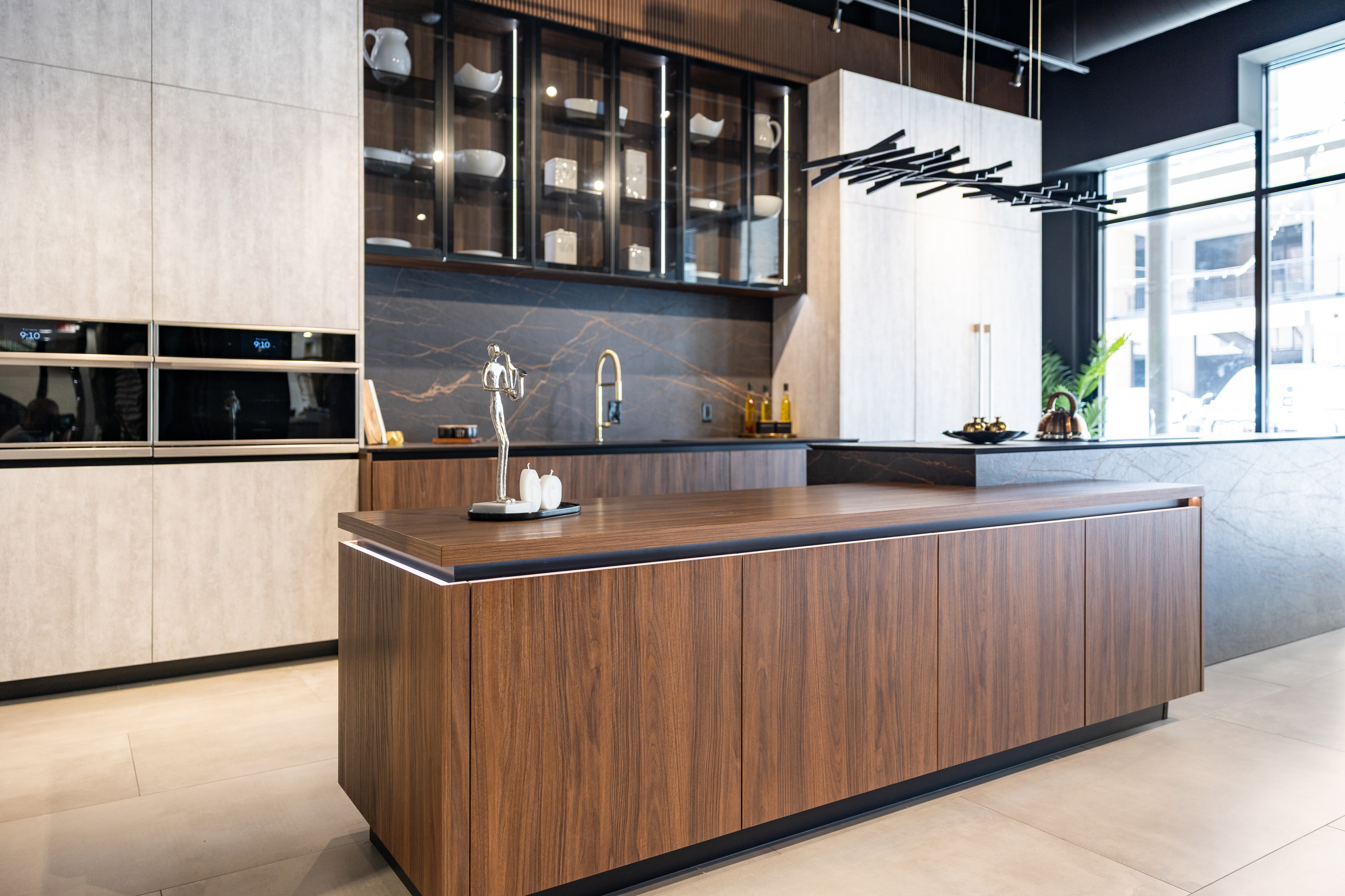 Azzurri Casa Dubai Style Modern Kitchen with Dekton Countertops and Monogram Appliances