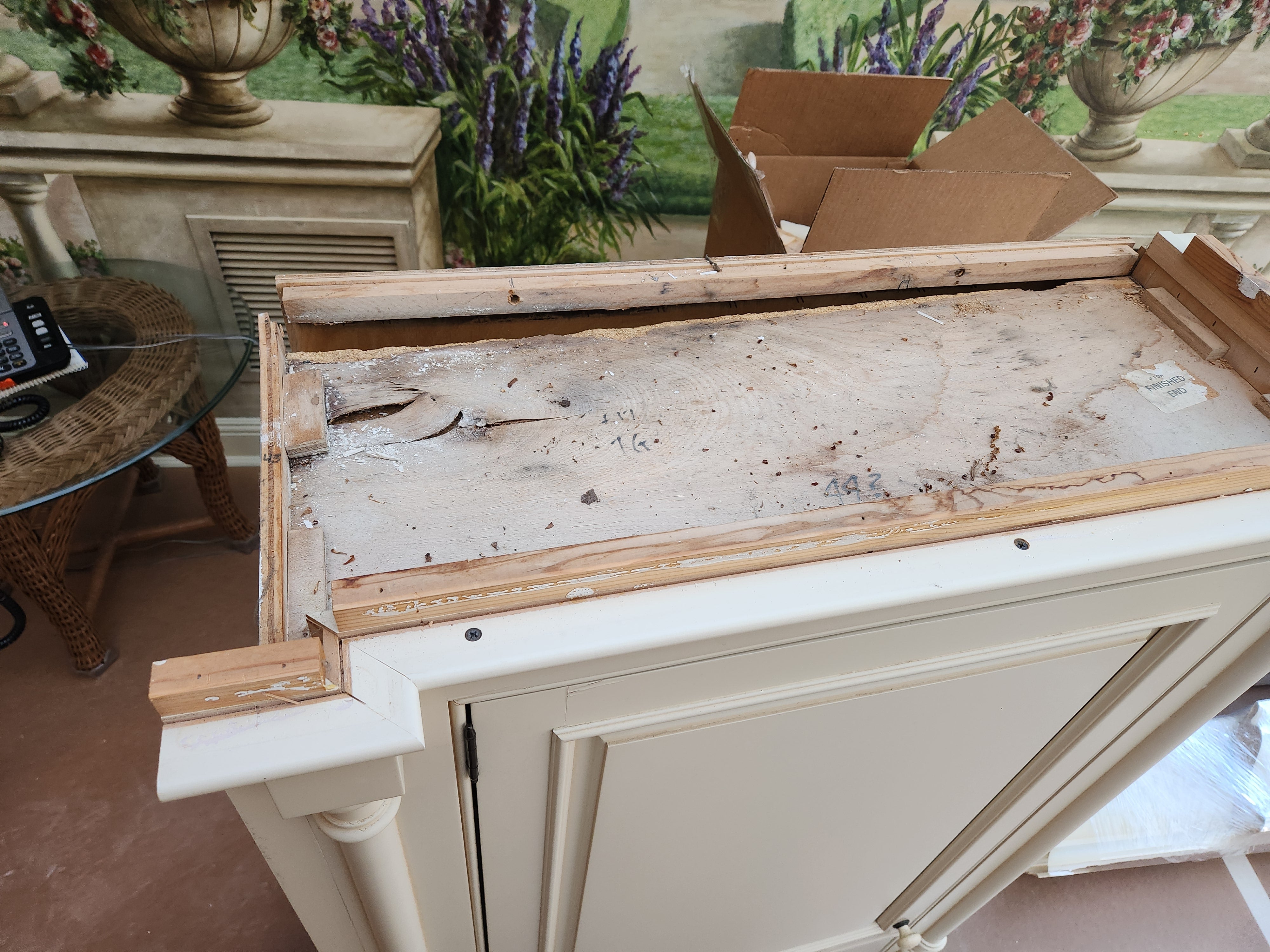 Form LTD Traditional Cream Kitchen with Island, Granite Countertops & Appliances