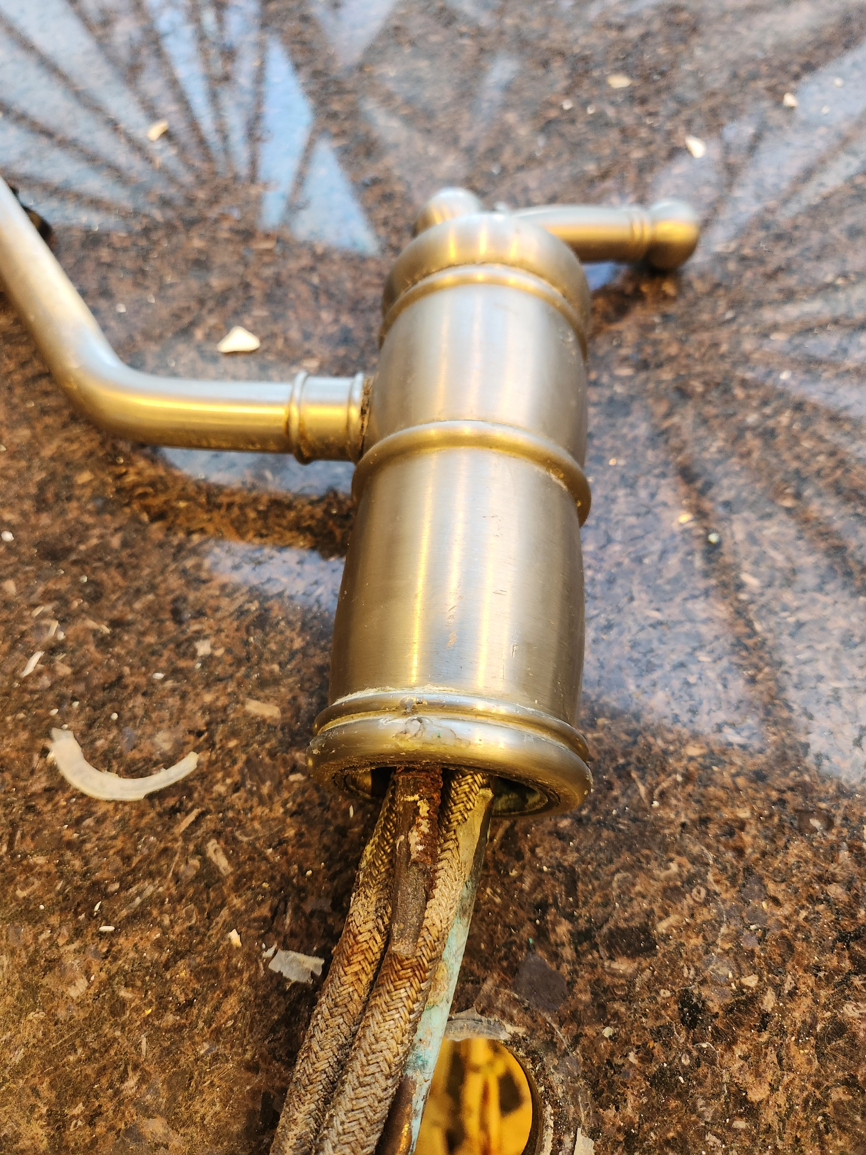 Form LTD Traditional Cream Kitchen with Island, Granite Countertops & Appliances