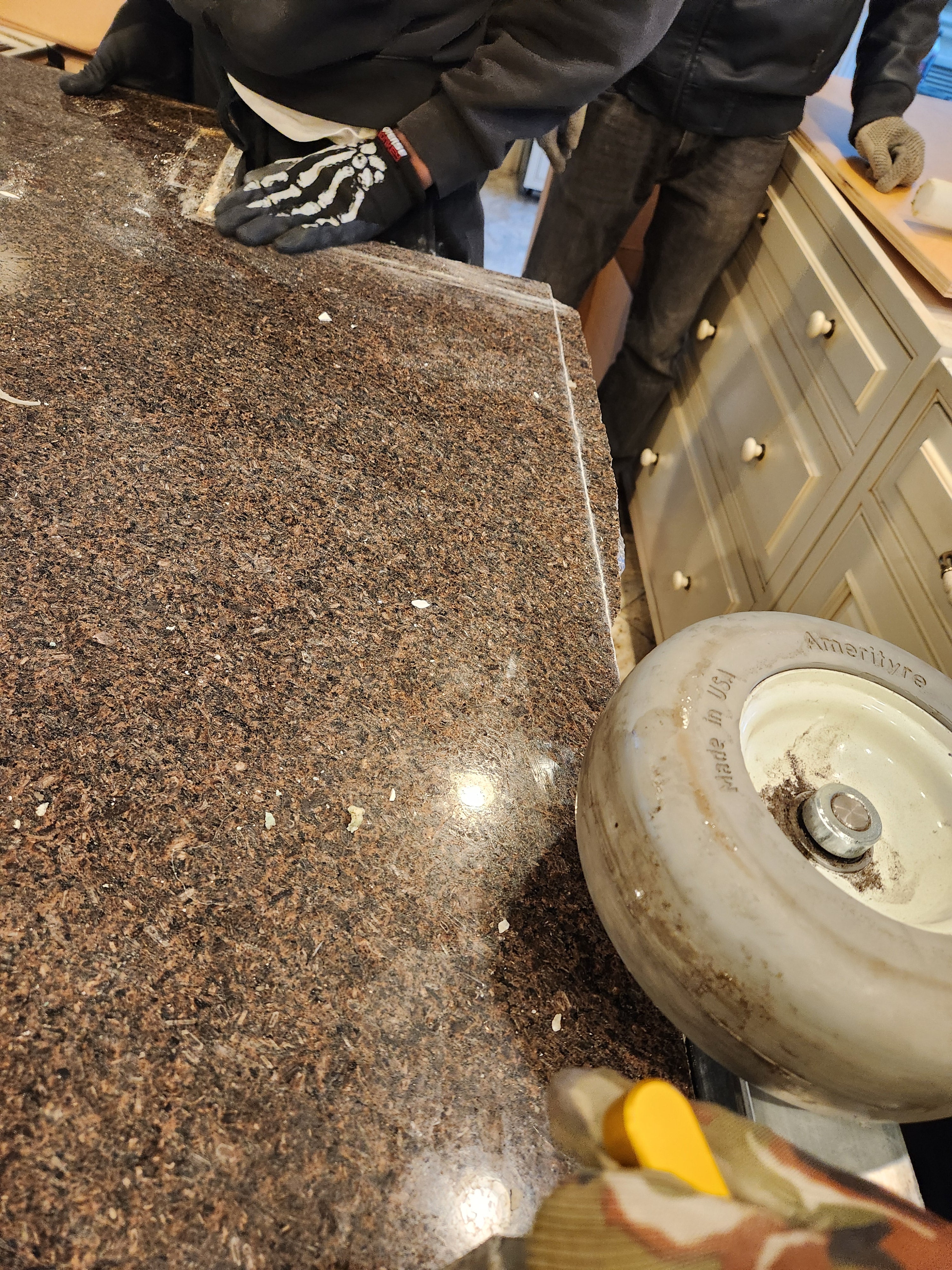 Form LTD Traditional Cream Kitchen with Island, Granite Countertops & Appliances