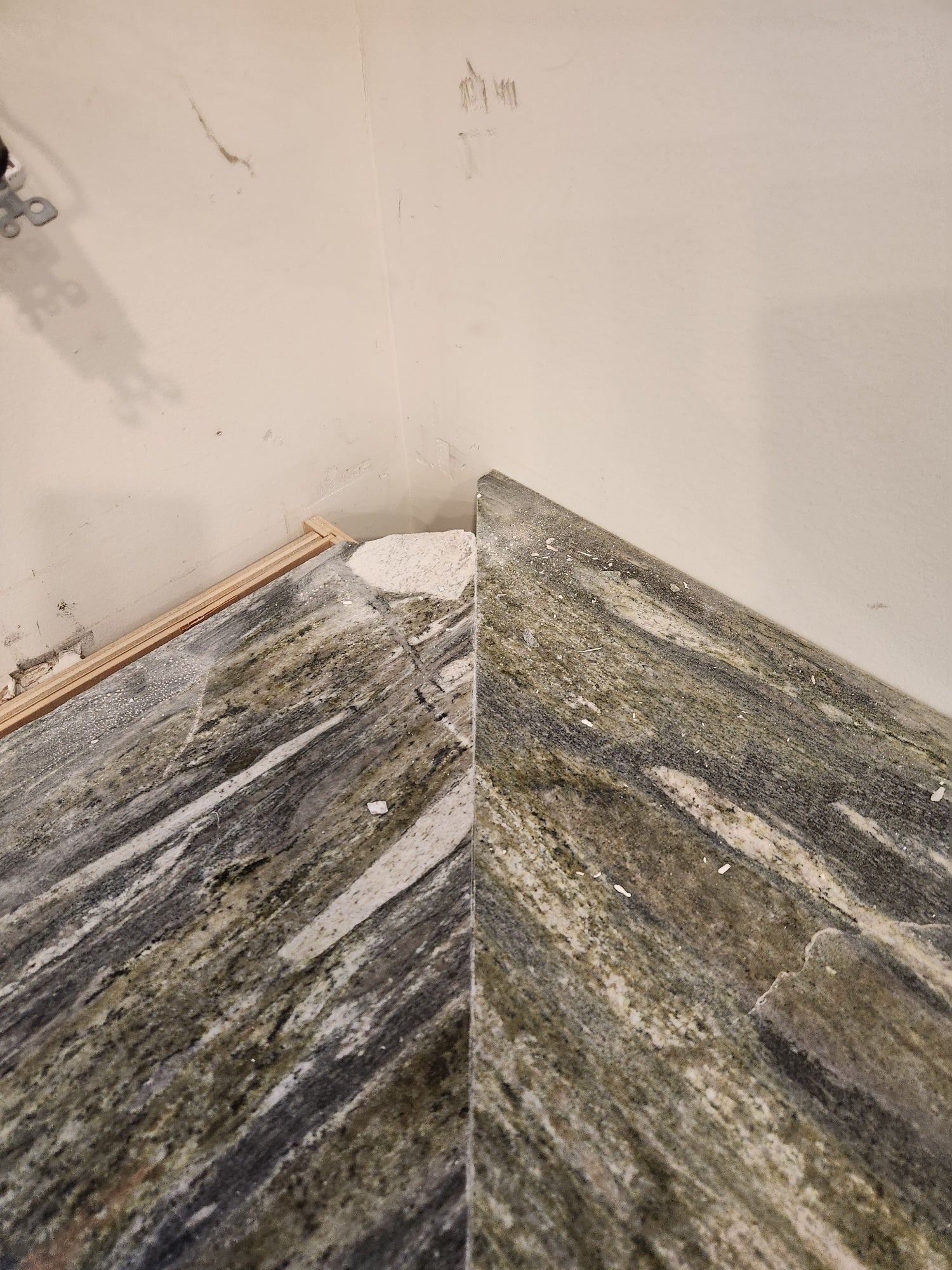 Kountry Kraft Traditional White Kitchen with Island, Granite Countertops & Appliances