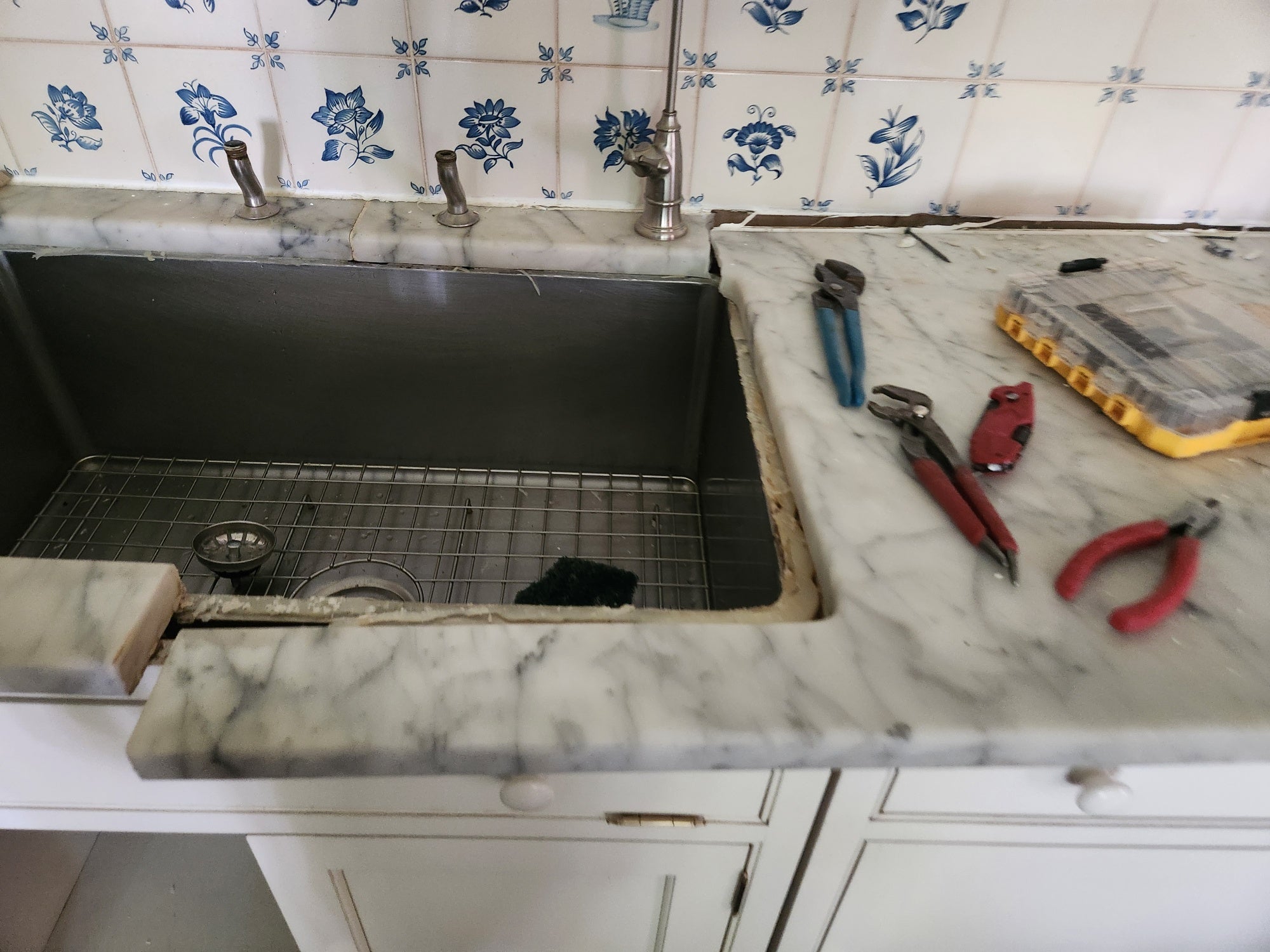 Heritage Traditional Creamy White Kitchen with Island, Marble Countertops and Appliances