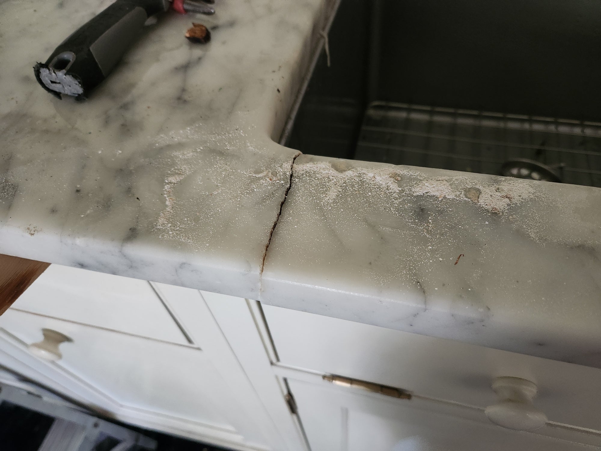 Heritage Traditional Creamy White Kitchen with Island, Marble Countertops and Appliances