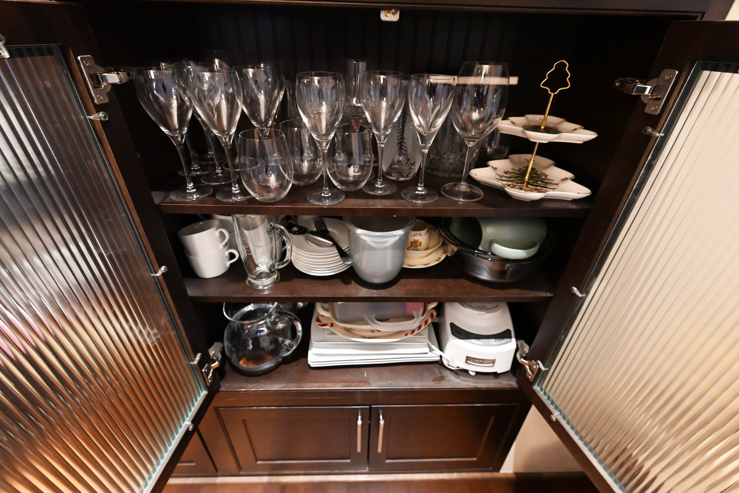 Custom Dignified Chestnut Transitional Pre-Owned Kitchen