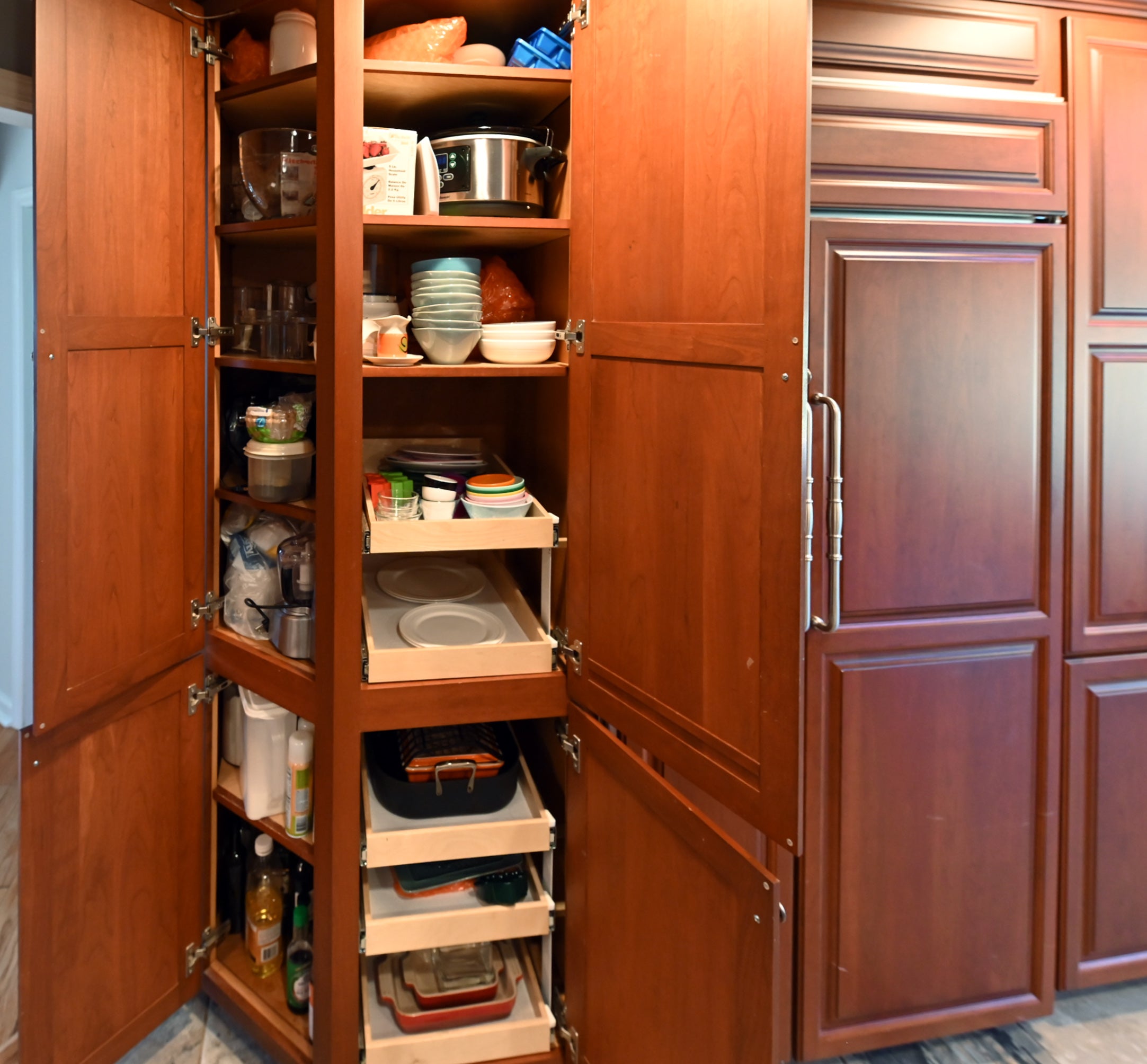 Ackley Cabinet Timeless Cherry & Stainless Traditional Pre-Owned Kitchen