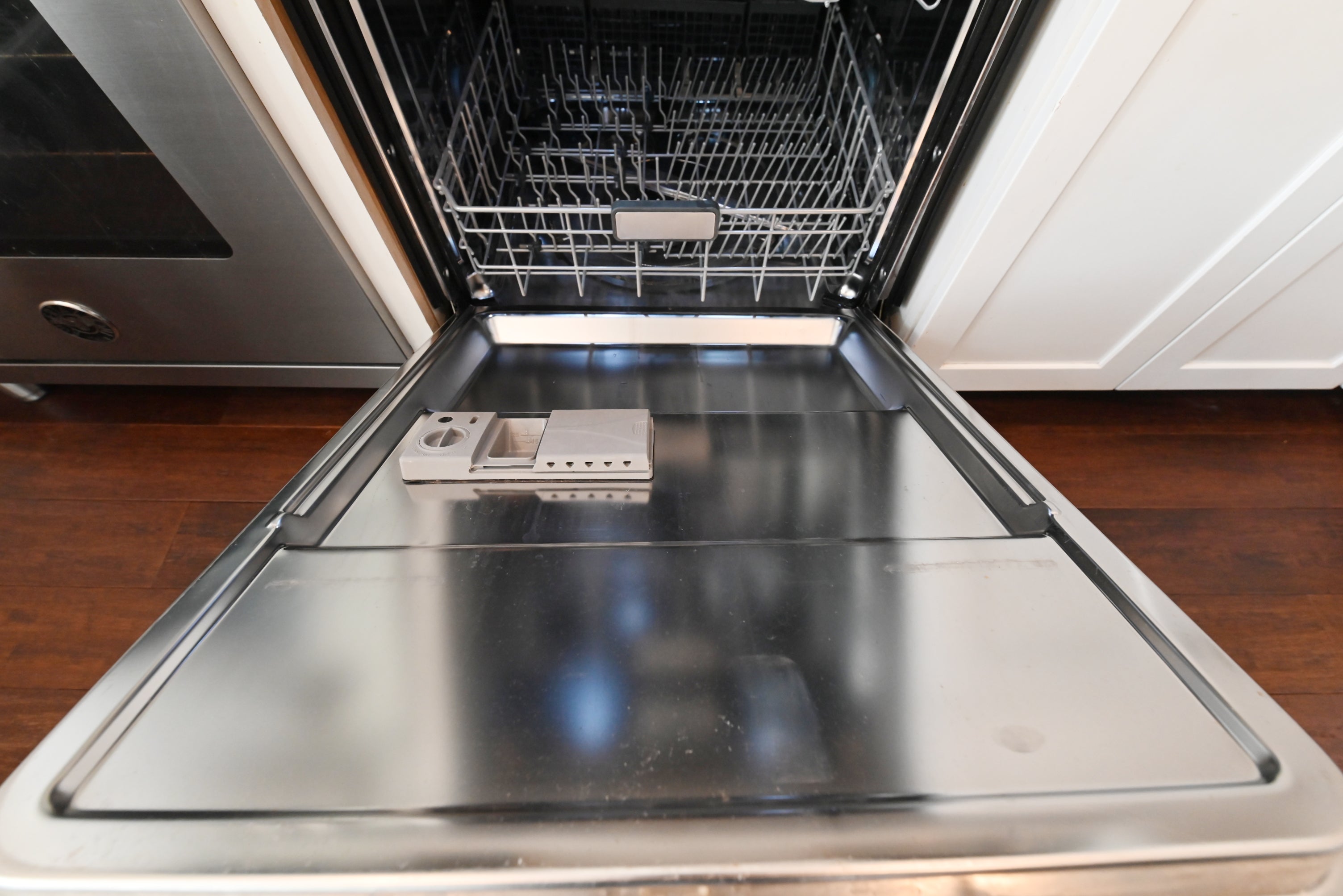 Contemporary European Style White Transitional Pre-Owned Kitchen