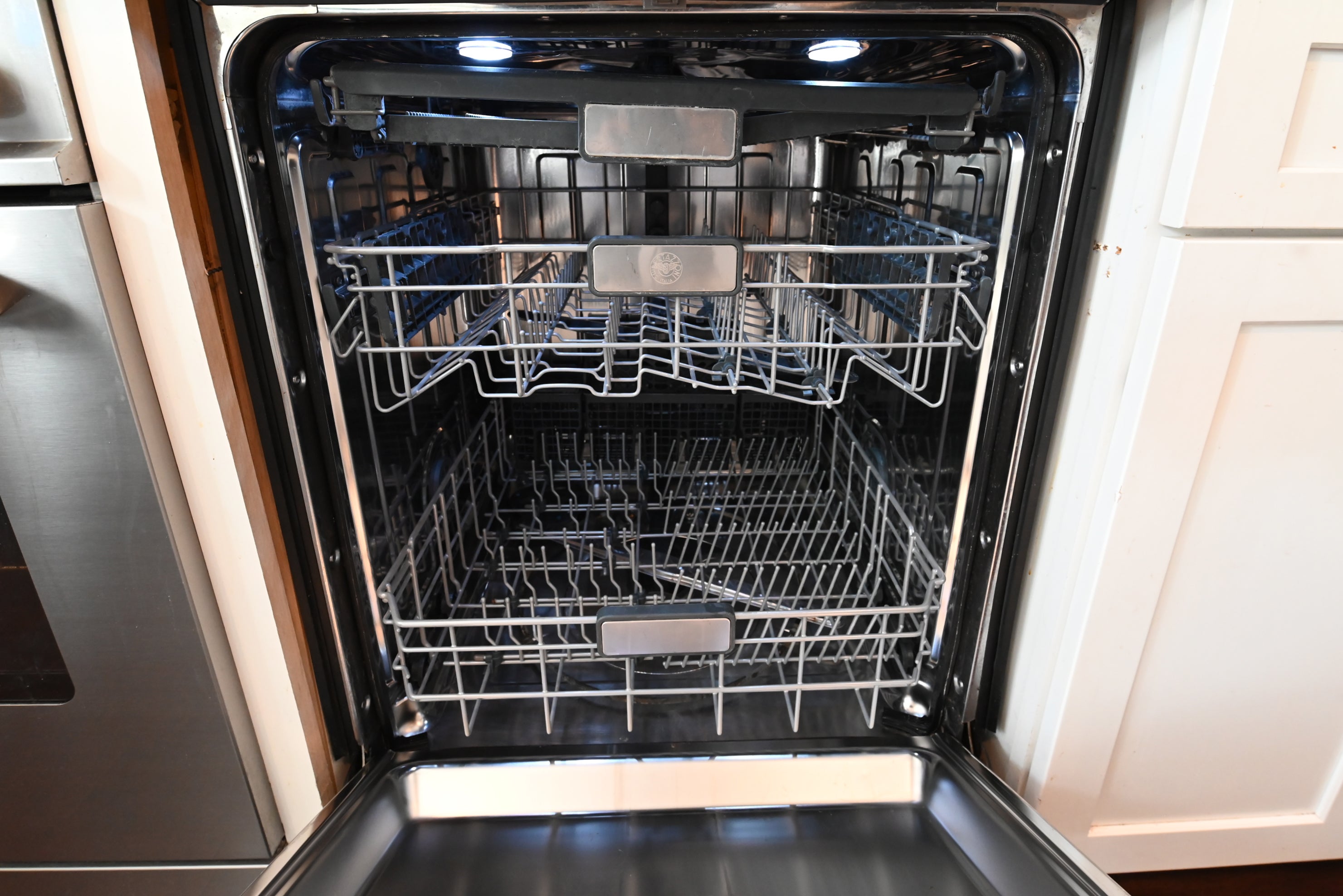 Contemporary European Style White Transitional Pre-Owned Kitchen