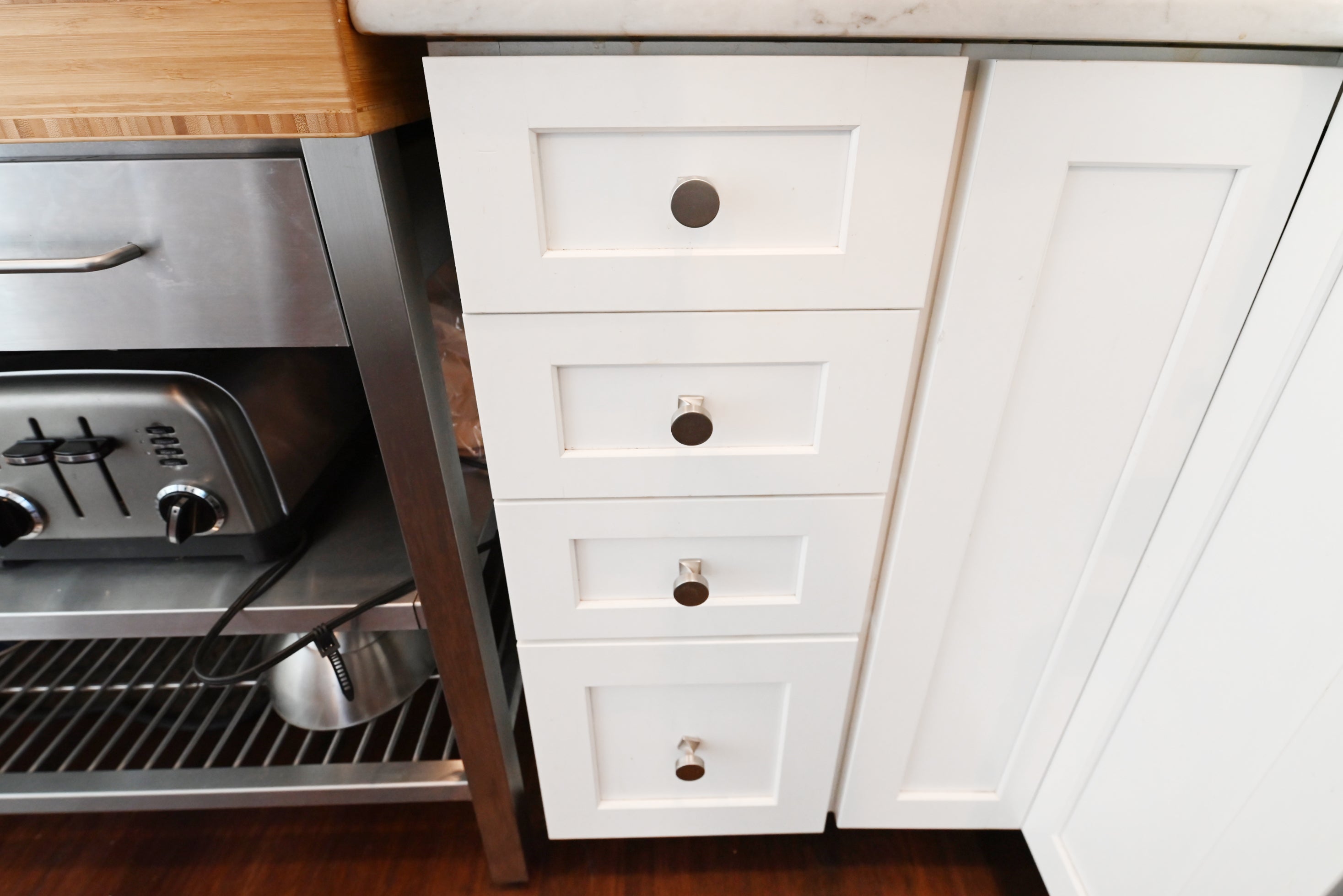Contemporary European Style White Transitional Pre-Owned Kitchen