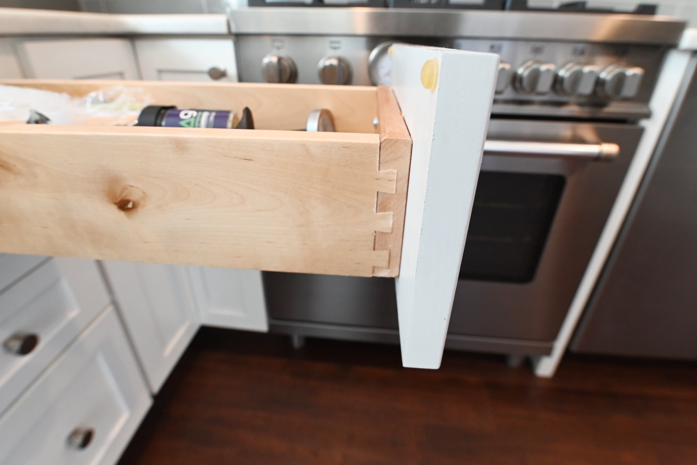 Contemporary European Style White Transitional Pre-Owned Kitchen