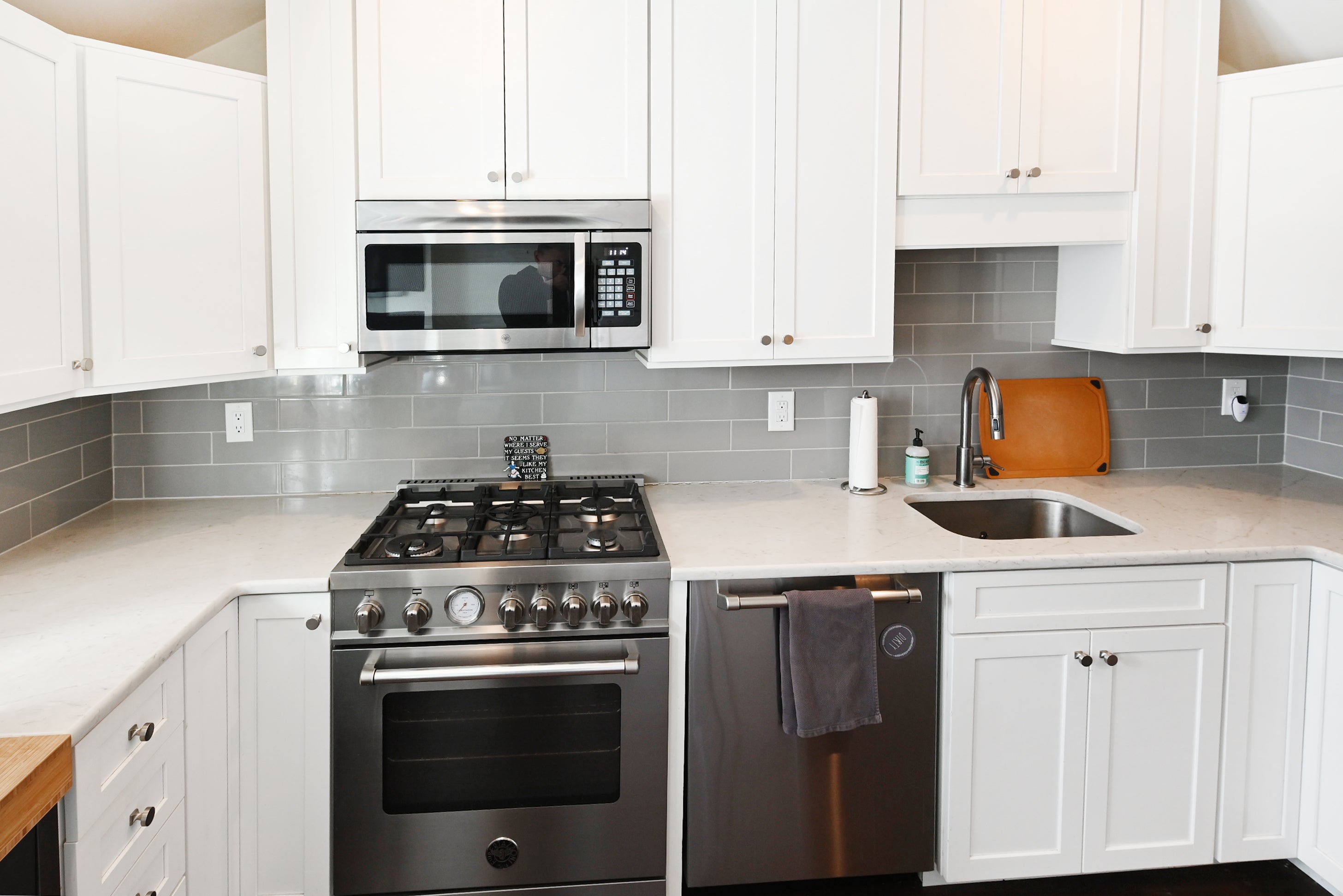 Contemporary European Style White Transitional Pre-Owned Kitchen
