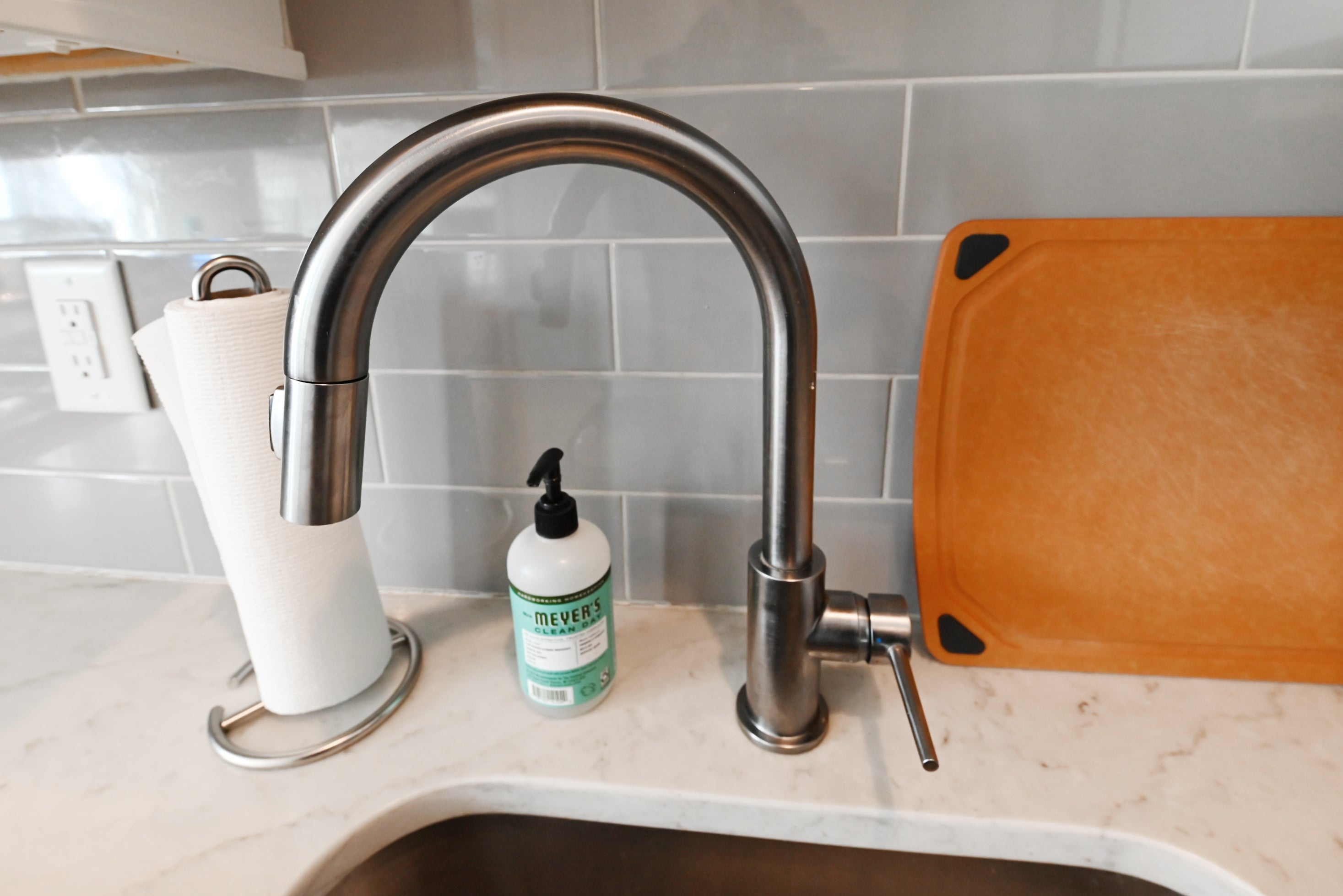 Contemporary European Style White Transitional Pre-Owned Kitchen