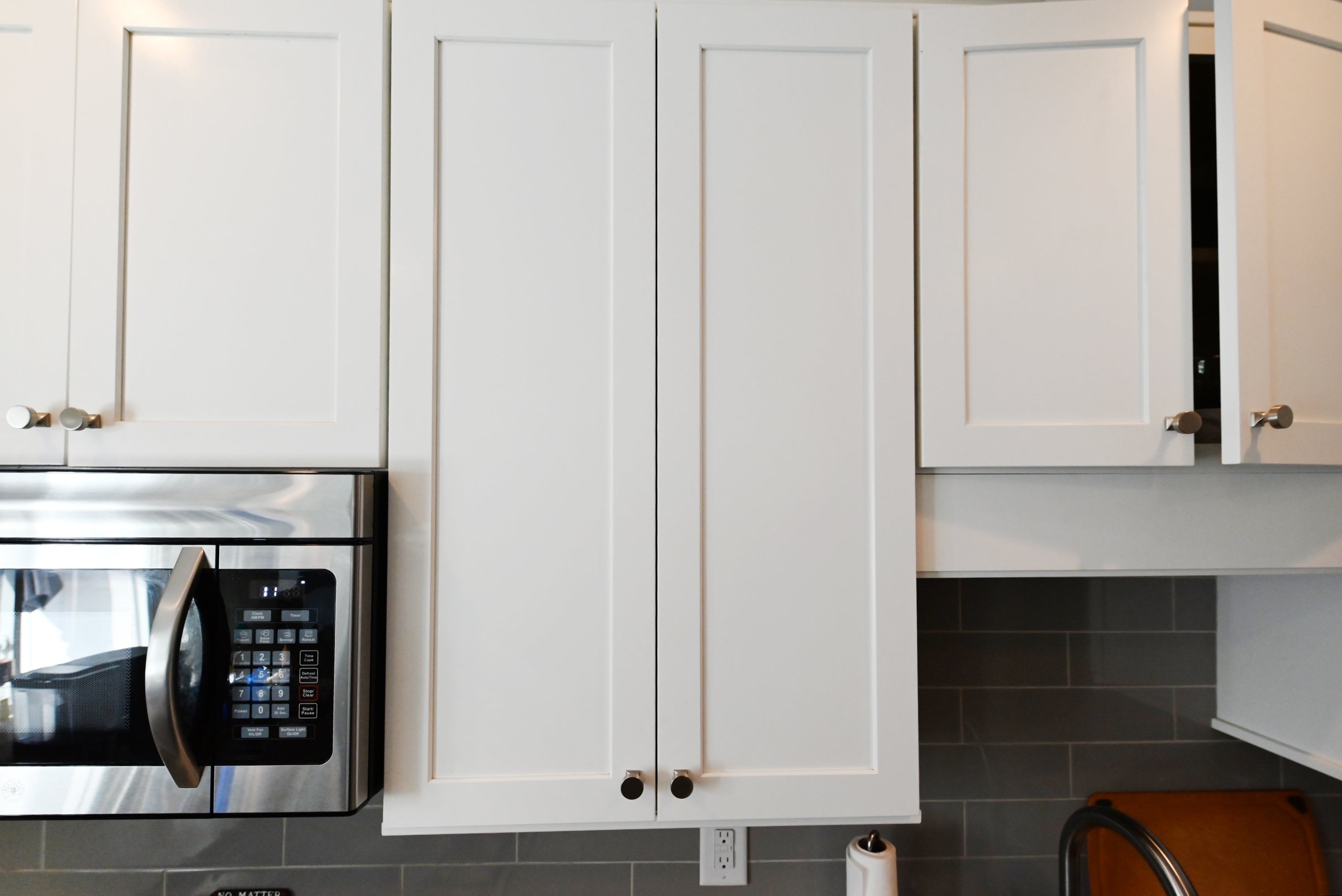 Contemporary European Style White Transitional Pre-Owned Kitchen