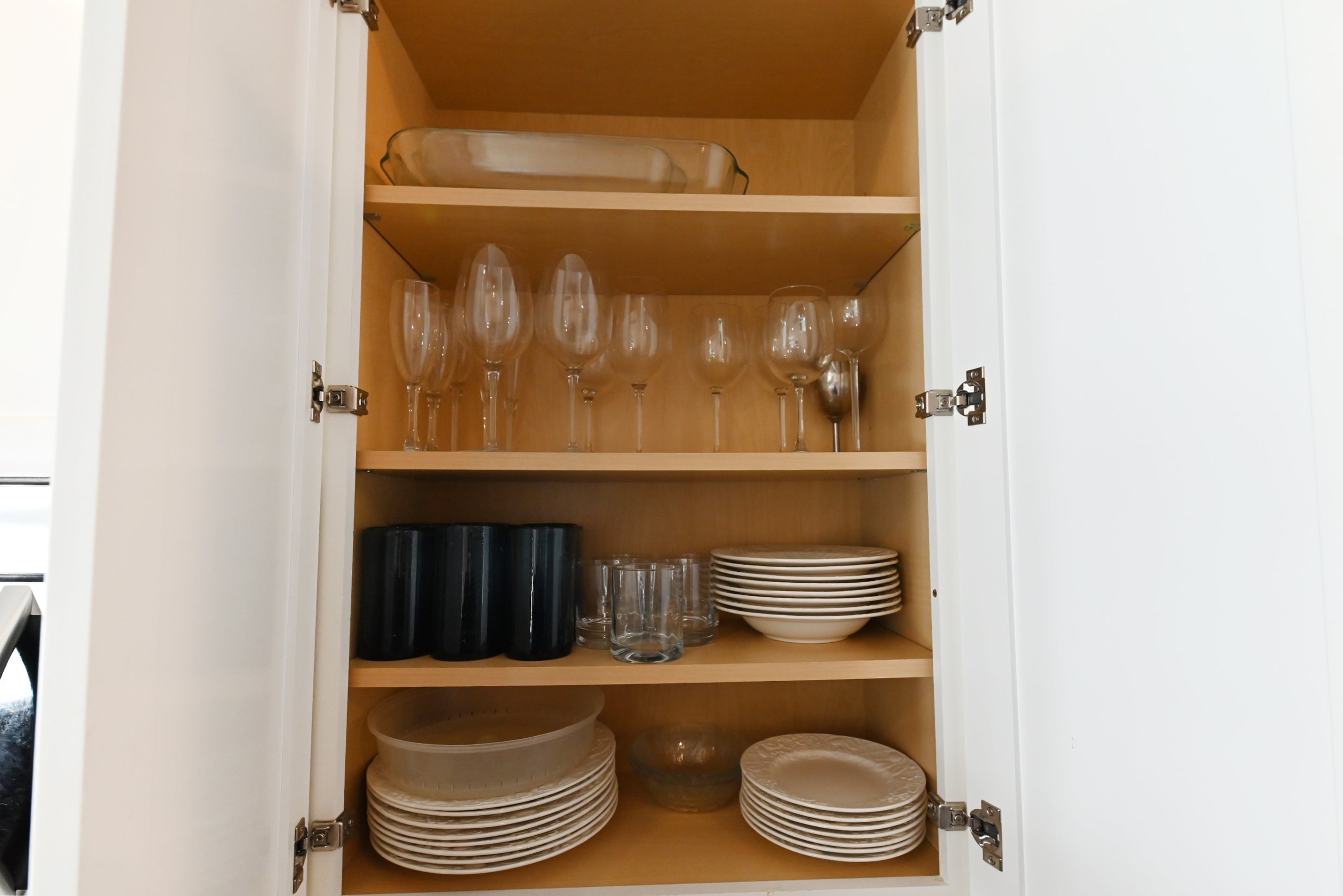 Contemporary European Style White Transitional Pre-Owned Kitchen