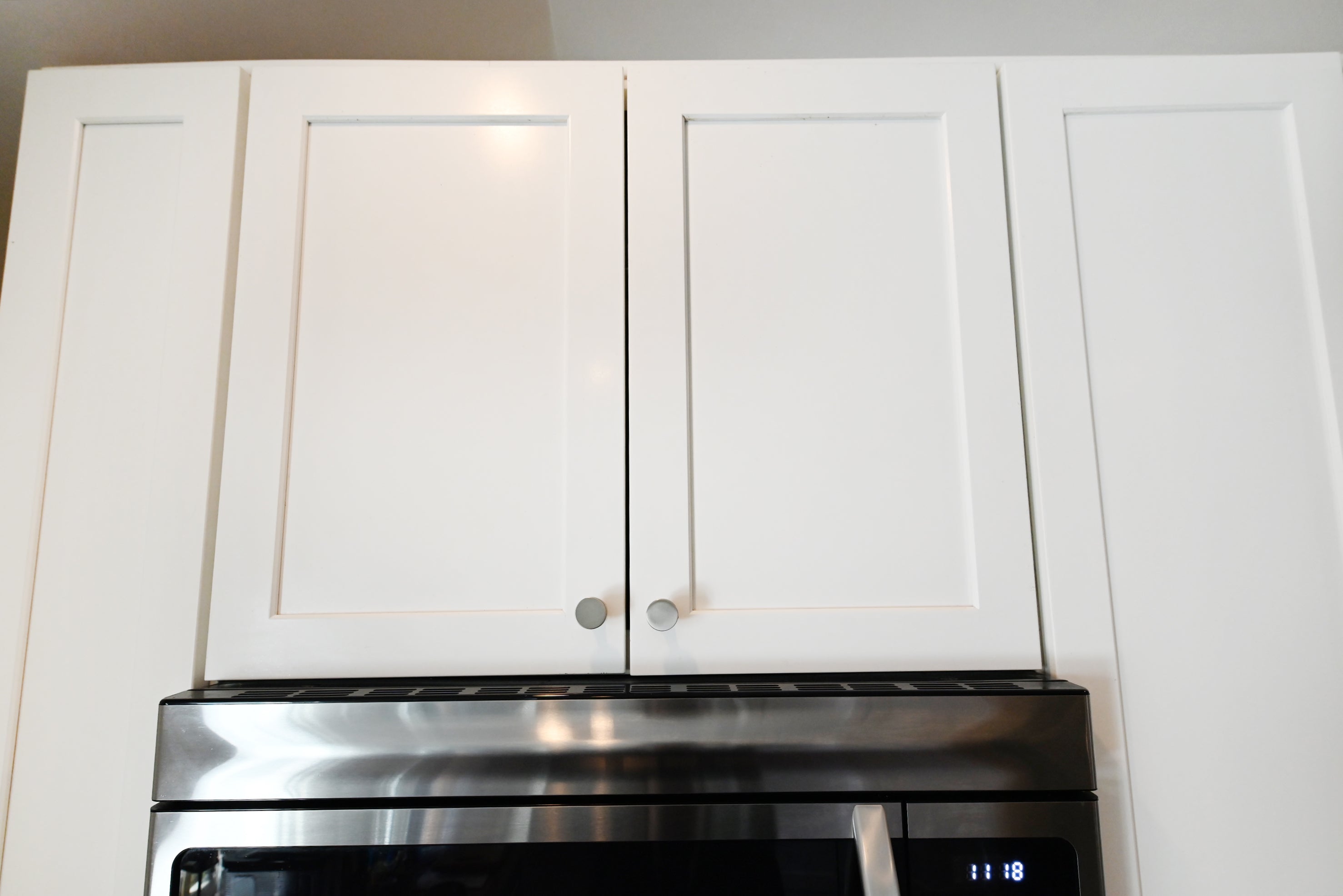 Contemporary European Style White Transitional Pre-Owned Kitchen