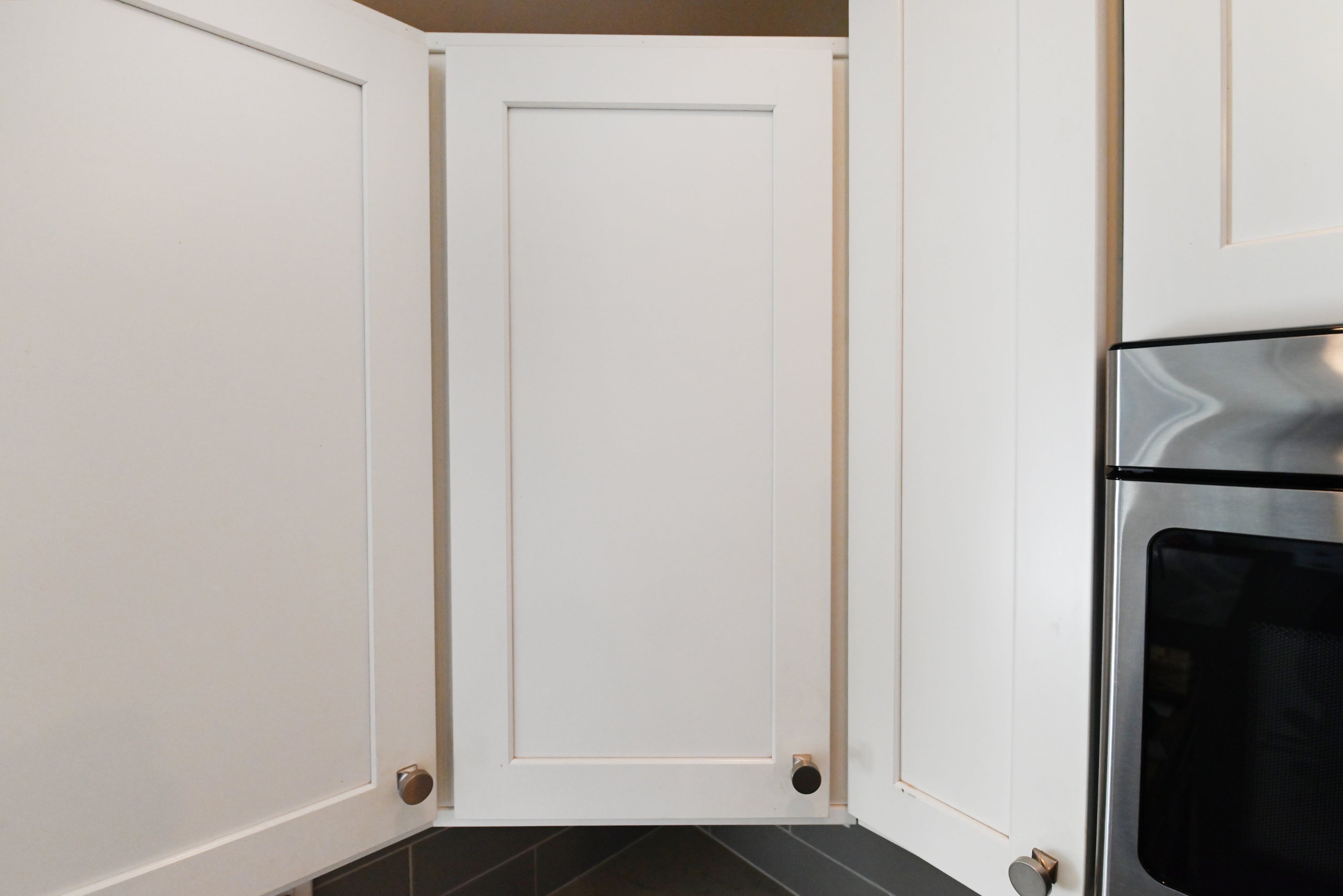 Contemporary European Style White Transitional Pre-Owned Kitchen