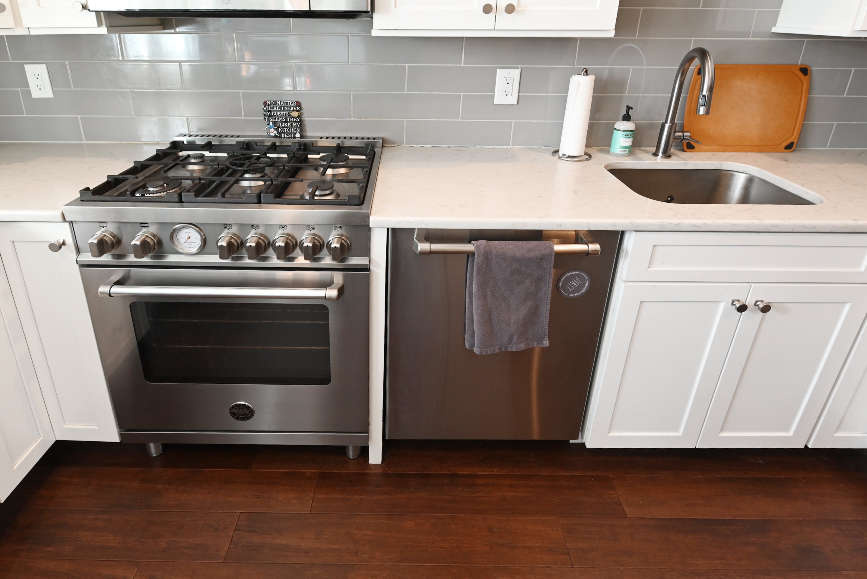 Contemporary European Style White Transitional Pre-Owned Kitchen
