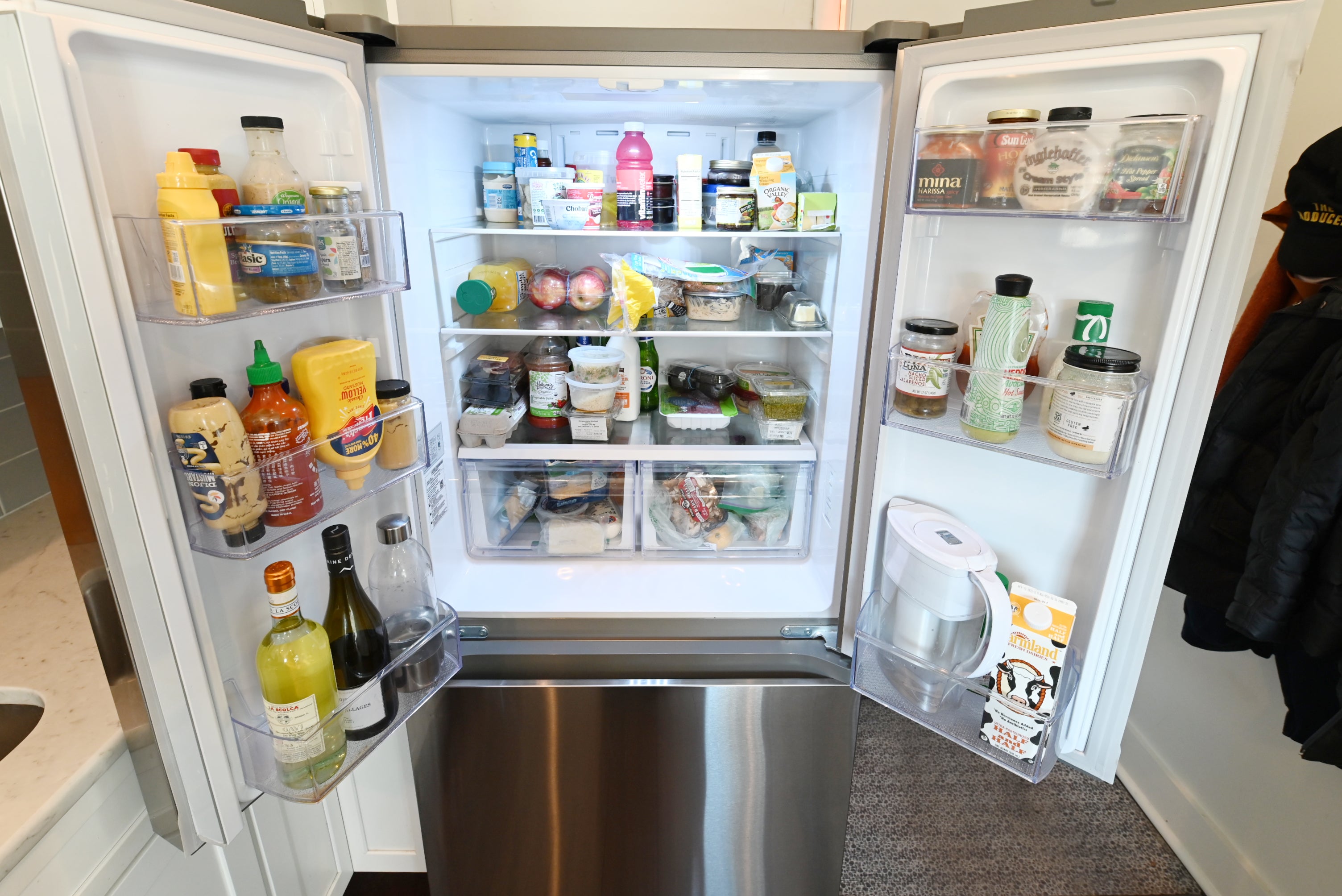 Contemporary European Style White Transitional Pre-Owned Kitchen