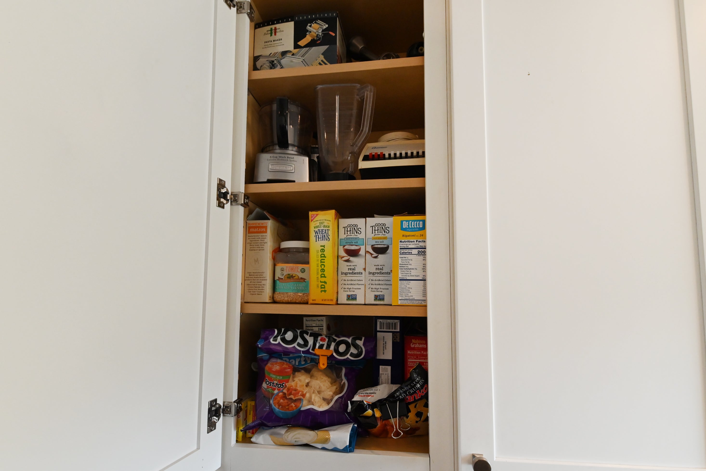 Contemporary European Style White Transitional Pre-Owned Kitchen