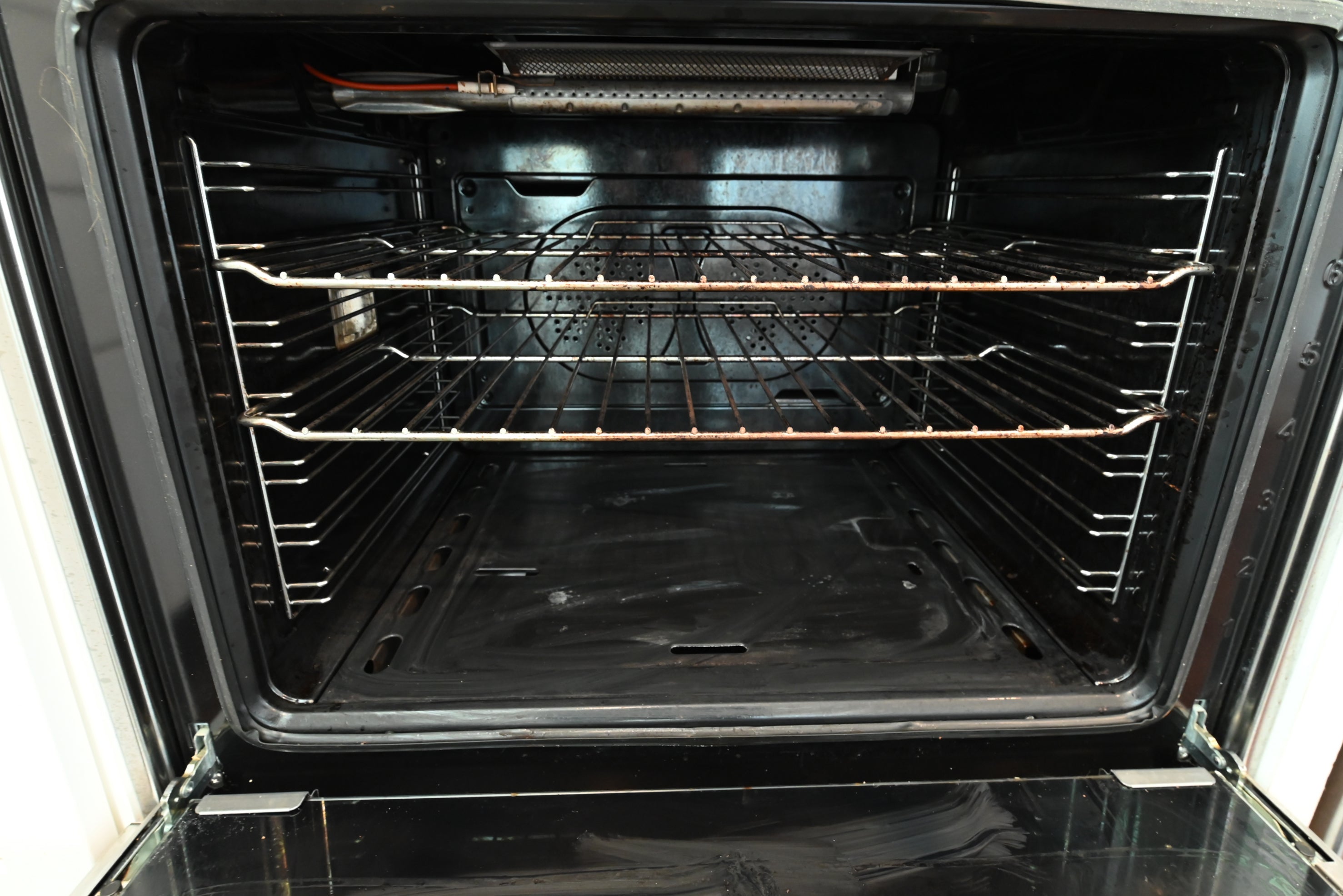 Contemporary European Style White Transitional Pre-Owned Kitchen