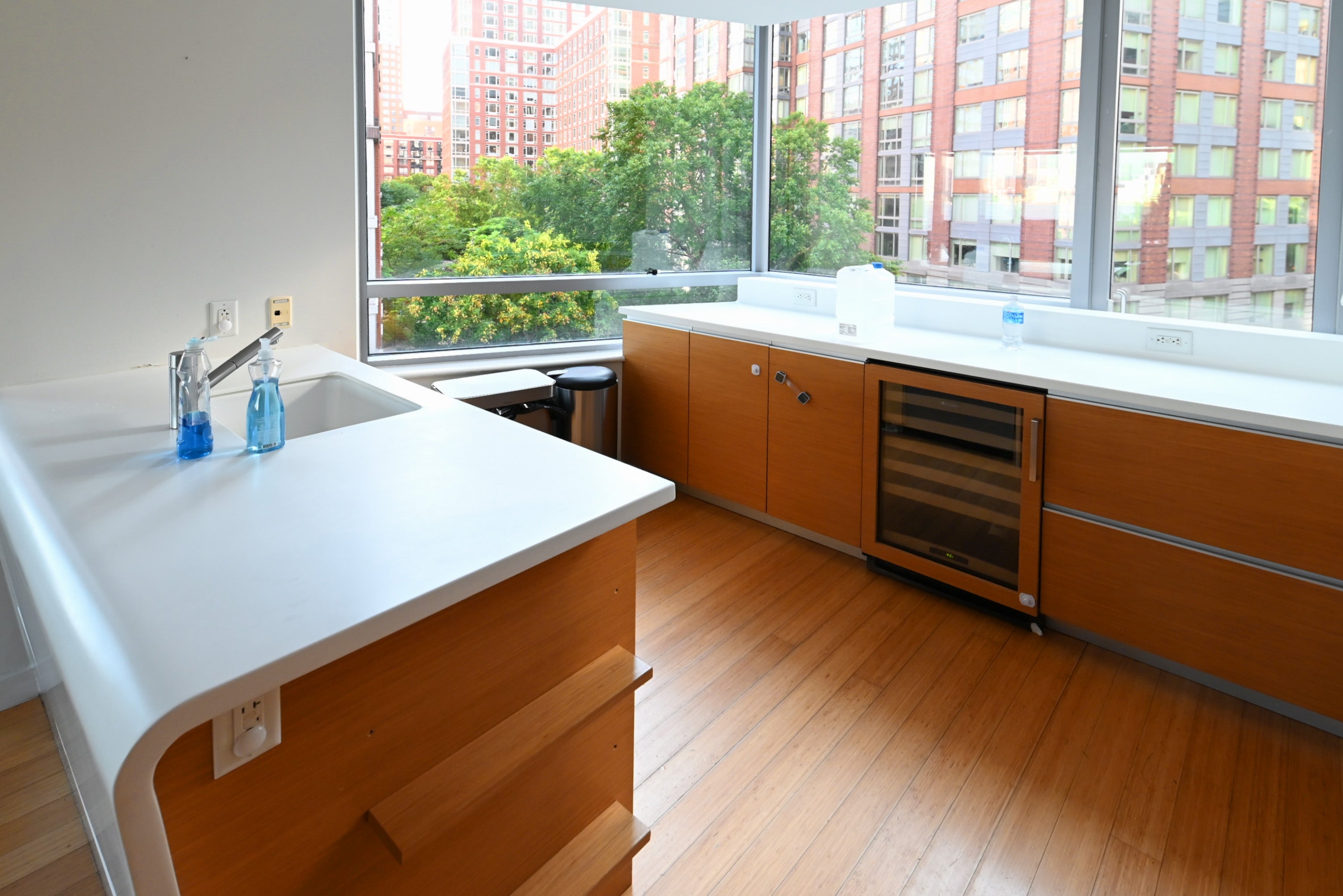 Schiffini Graham Cracker Pie Modern Pre-Owned Kitchen