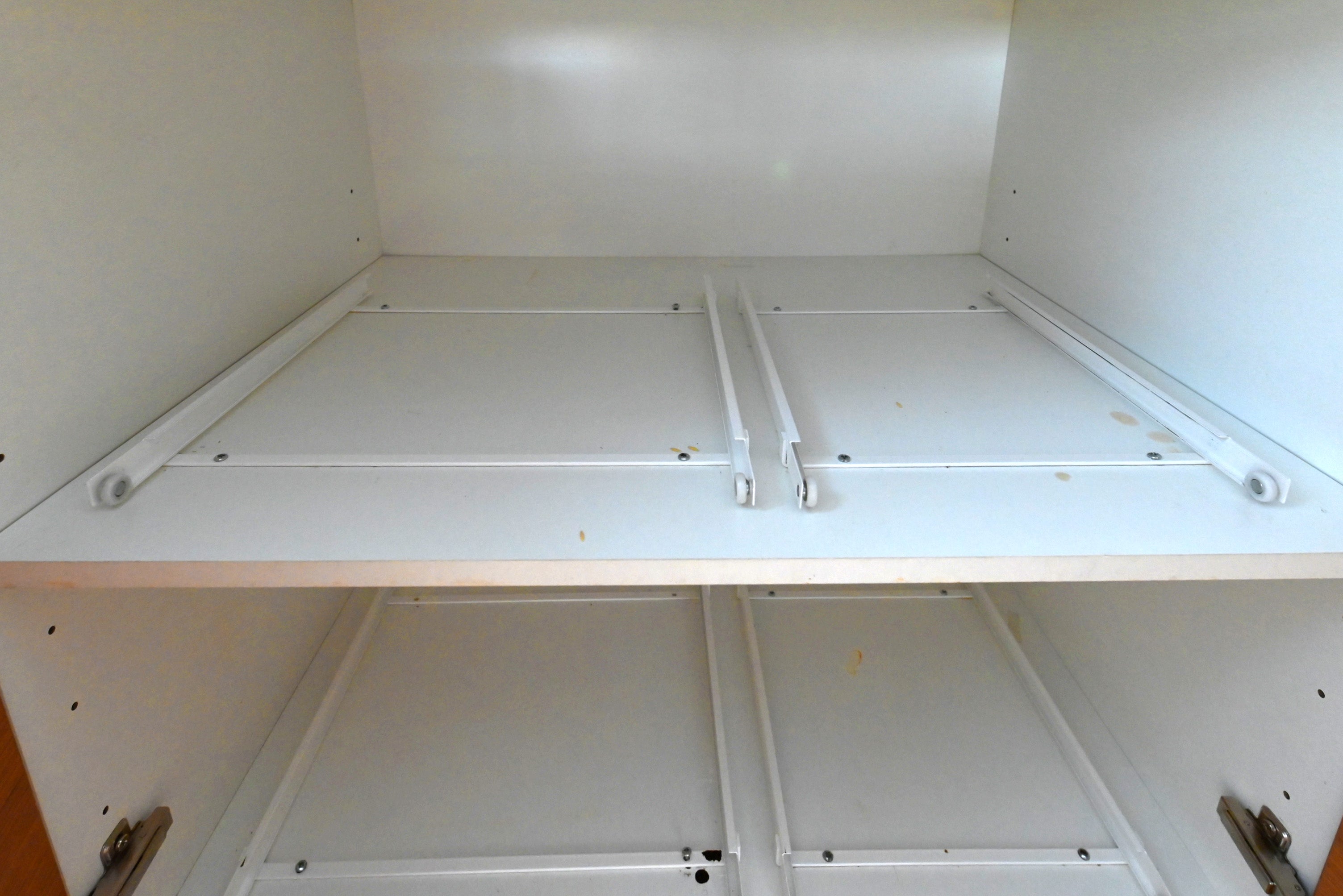 Schiffini Graham Cracker Pie Modern Pre-Owned Kitchen