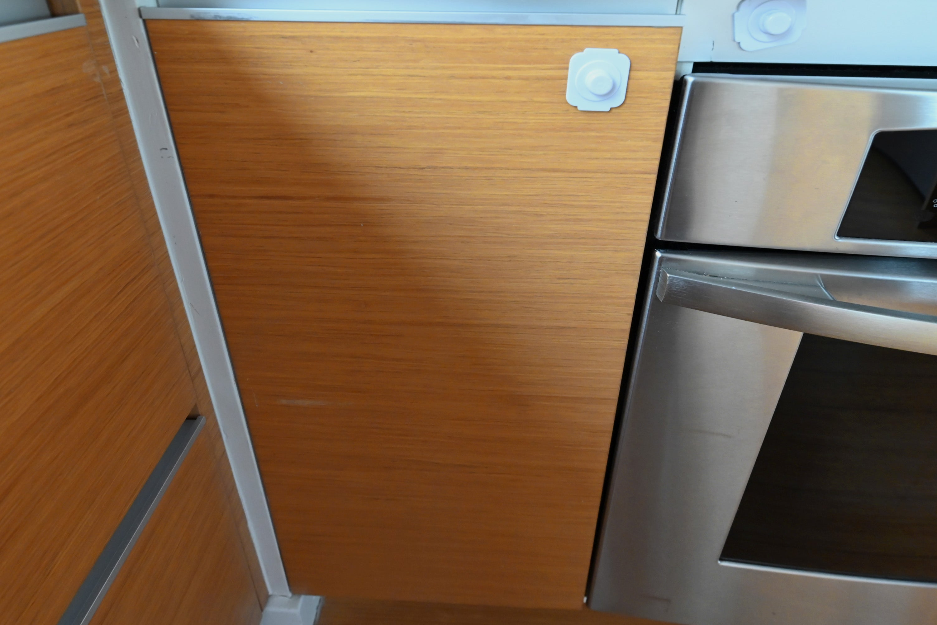 Schiffini Graham Cracker Pie Modern Pre-Owned Kitchen