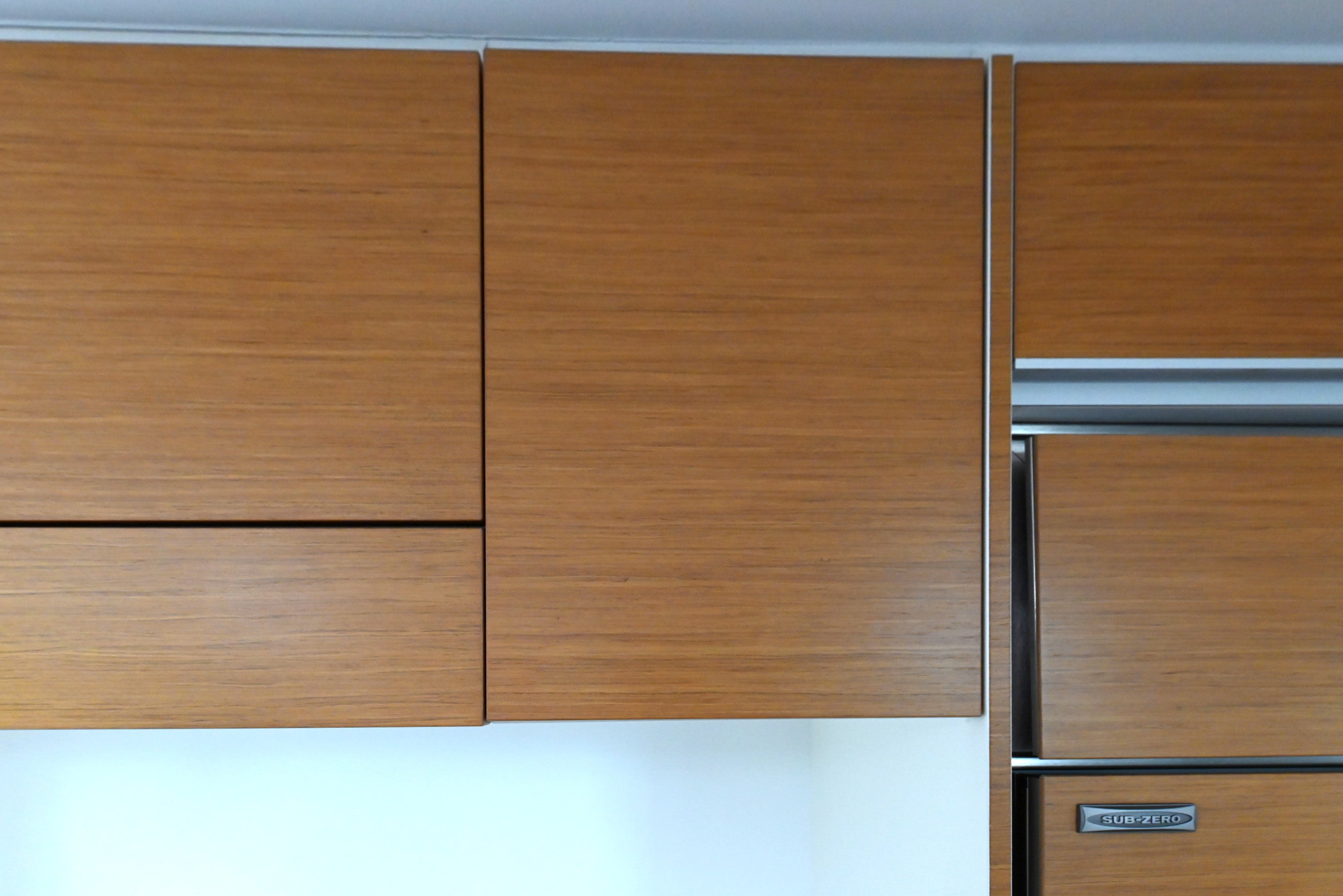 Schiffini Graham Cracker Pie Modern Pre-Owned Kitchen