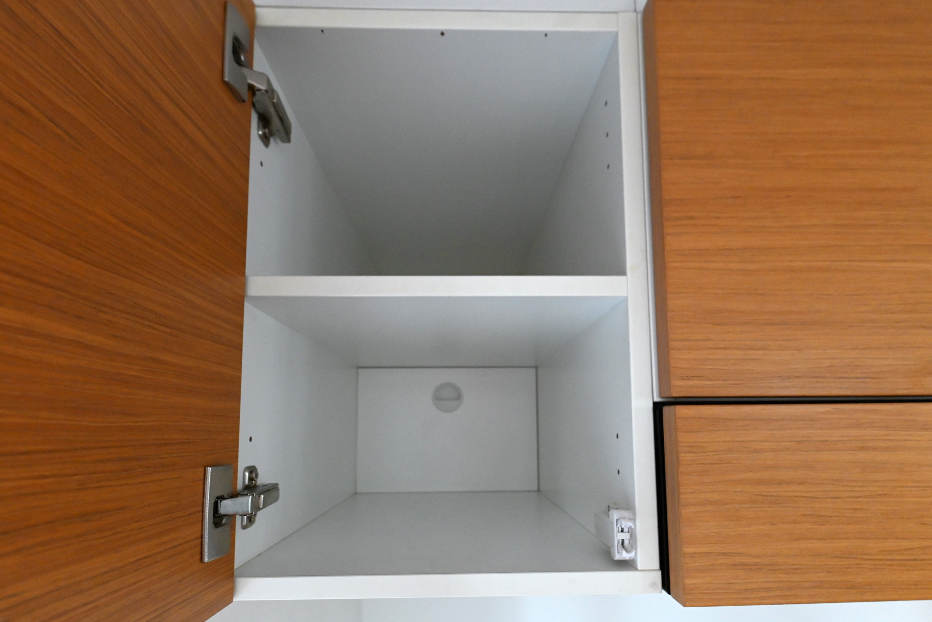 Schiffini Graham Cracker Pie Modern Pre-Owned Kitchen