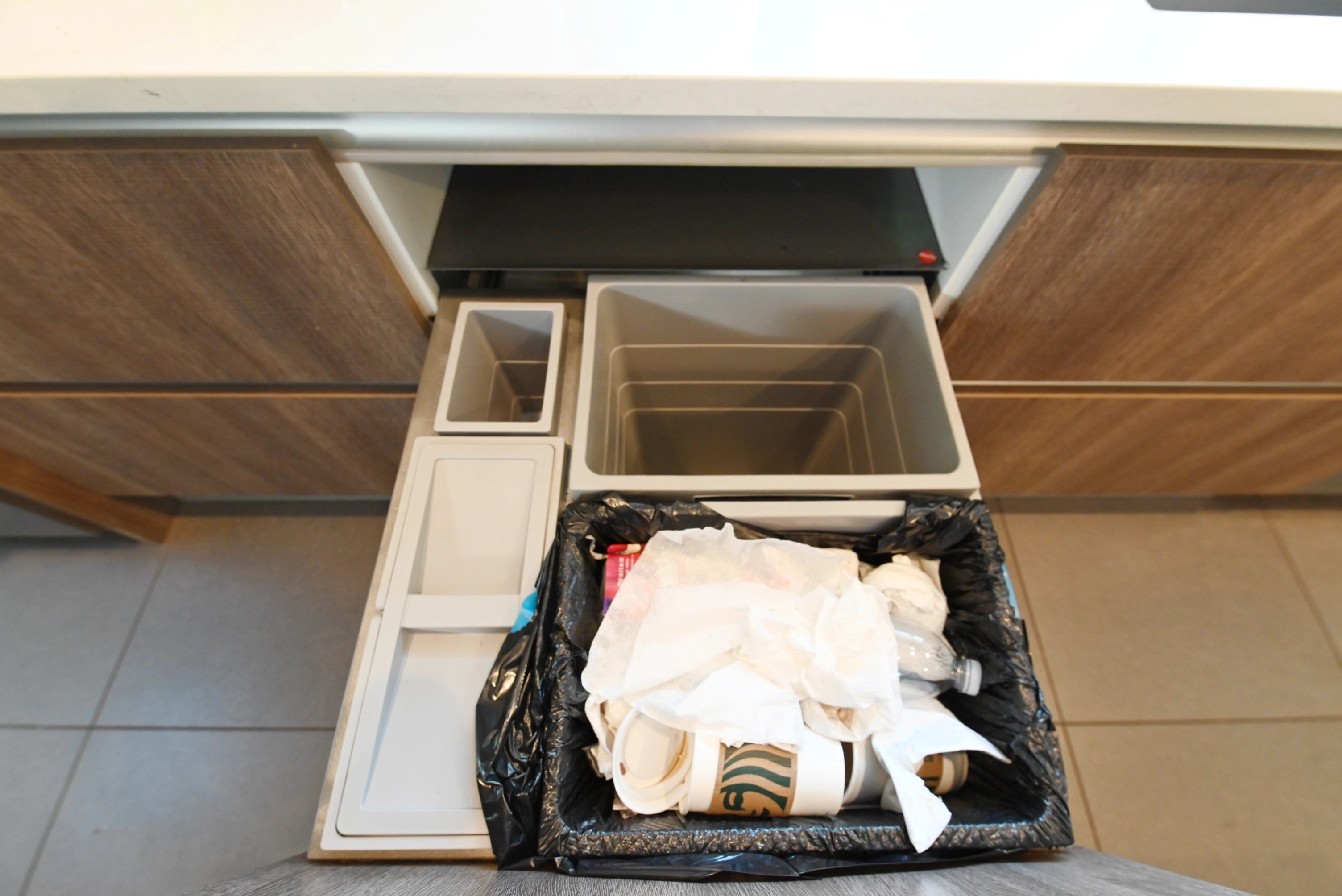 Pedini Luxurious Hot Chocolate Modern Pre-Owned Kitchen