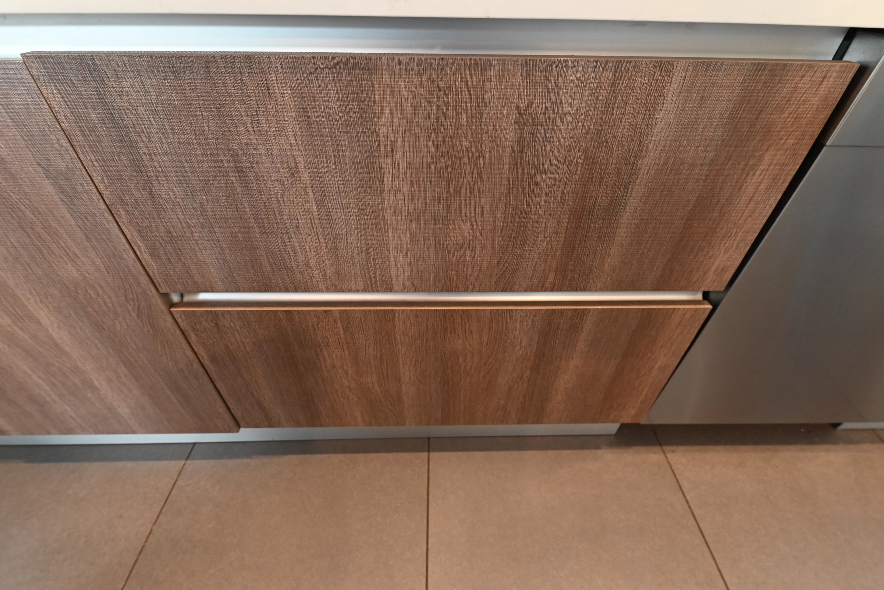 Pedini Luxurious Hot Chocolate Modern Pre-Owned Kitchen