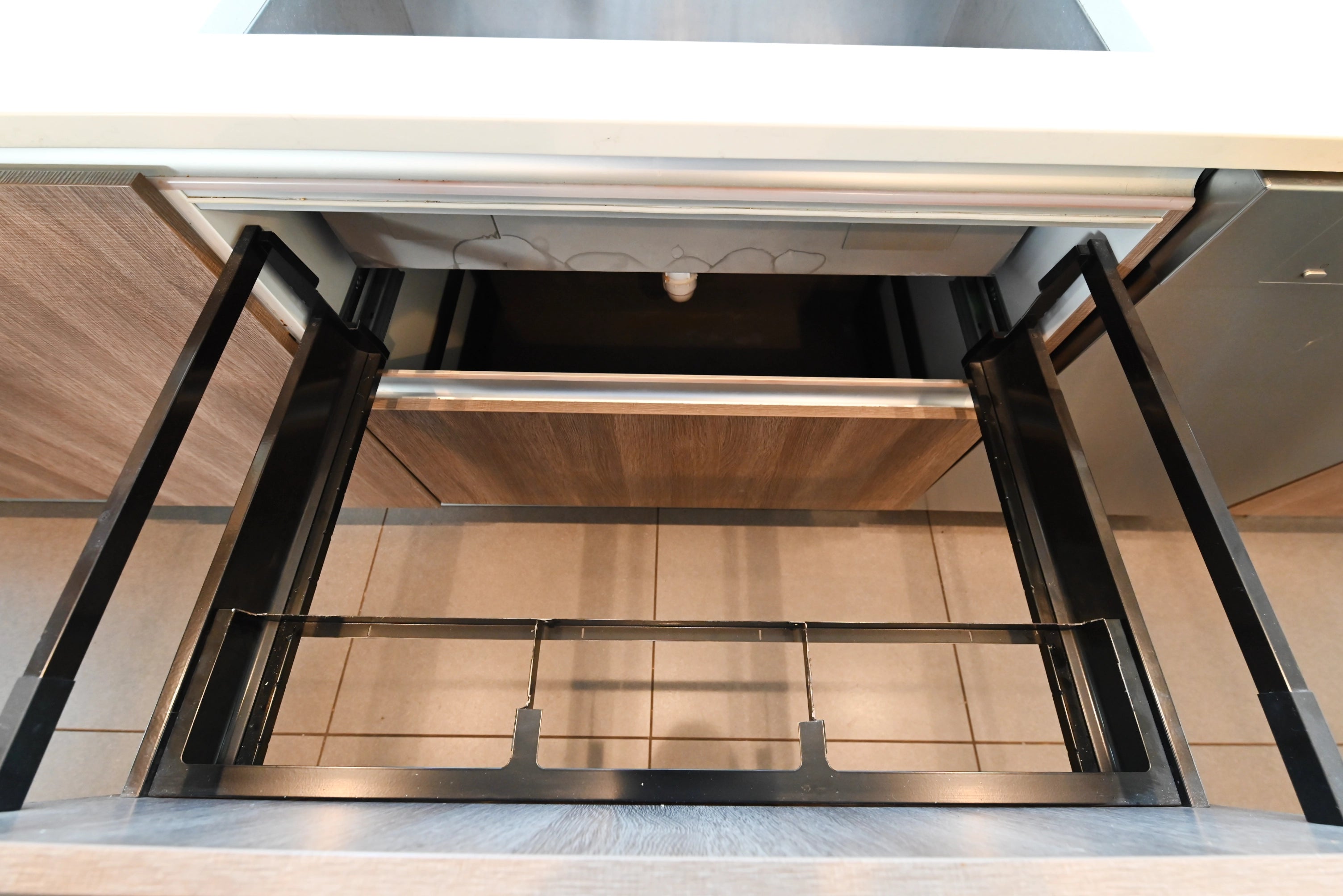 Pedini Luxurious Hot Chocolate Modern Pre-Owned Kitchen