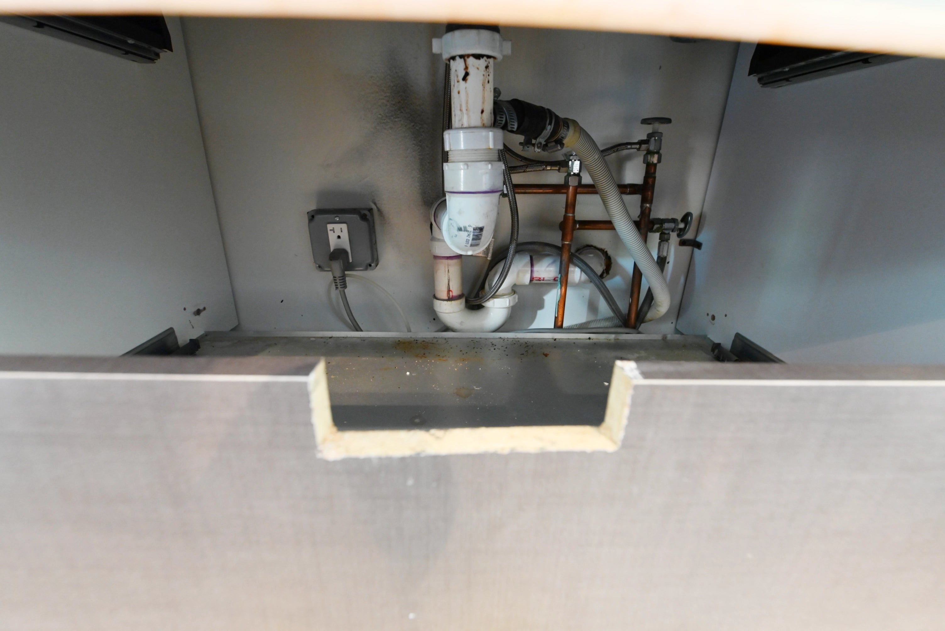 Pedini Luxurious Hot Chocolate Modern Pre-Owned Kitchen