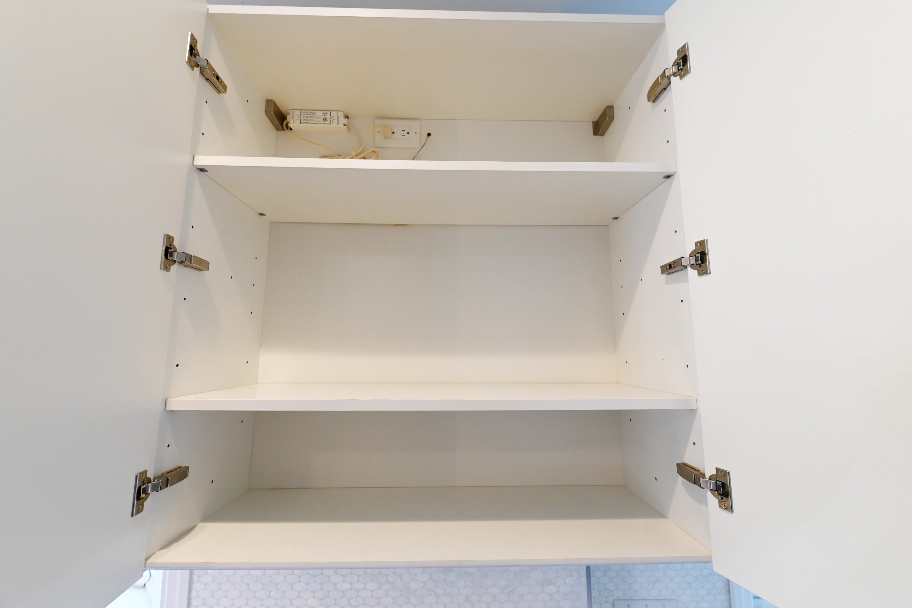 Pedini Luxurious Hot Chocolate Modern Pre-Owned Kitchen