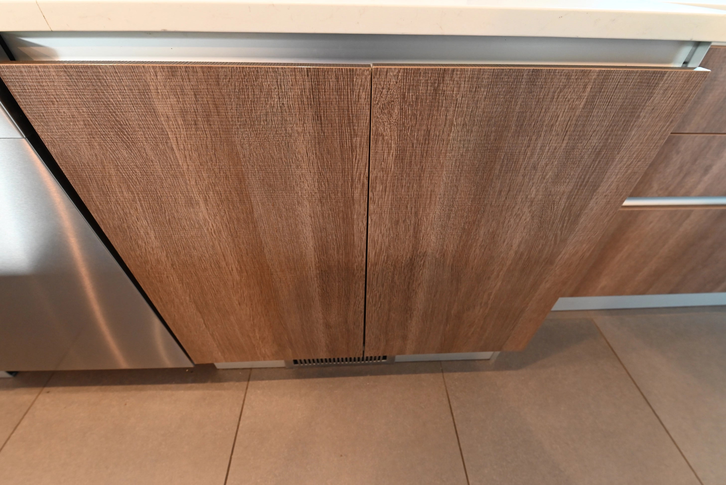 Pedini Luxurious Hot Chocolate Modern Pre-Owned Kitchen