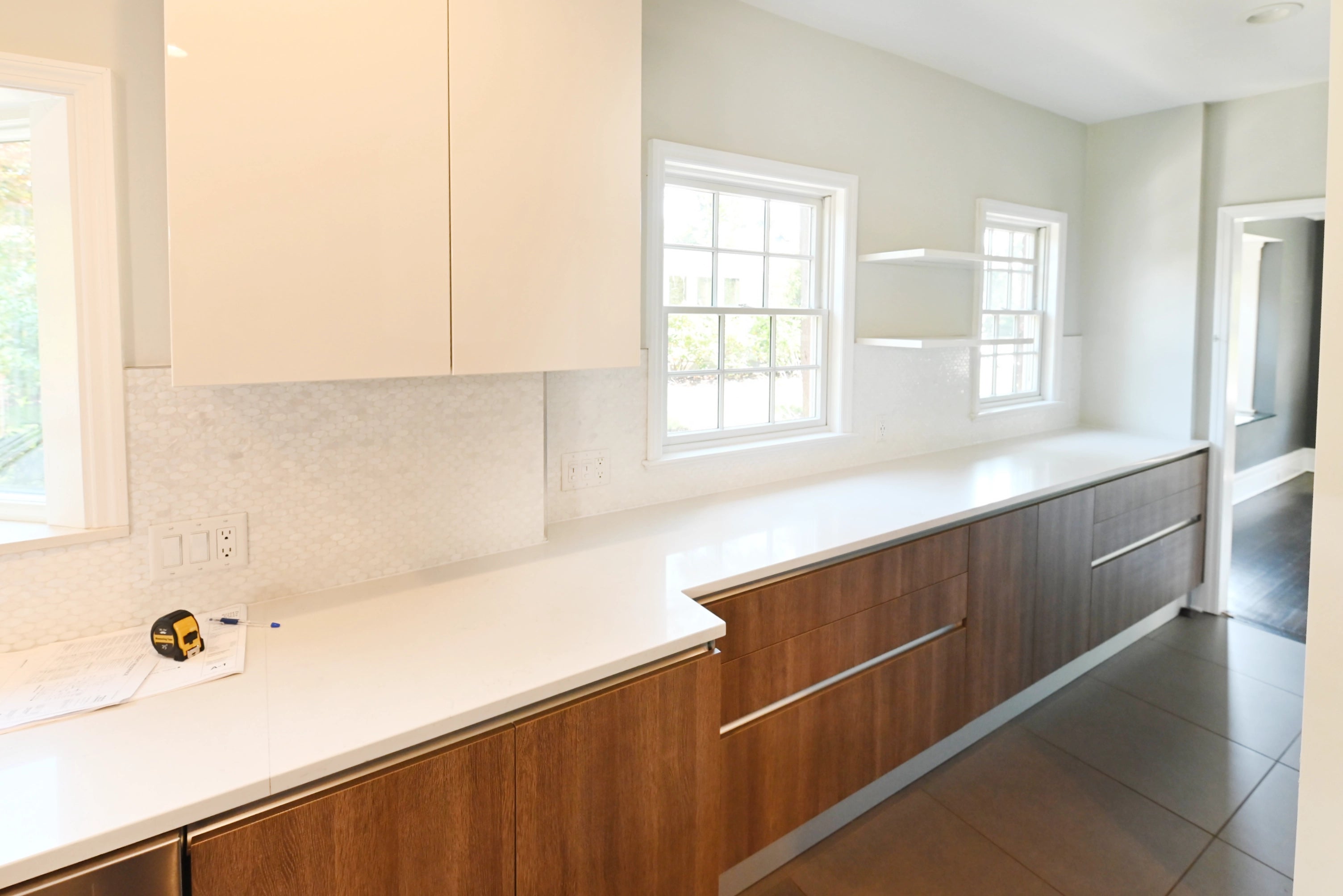 Pedini Luxurious Hot Chocolate Modern Pre-Owned Kitchen