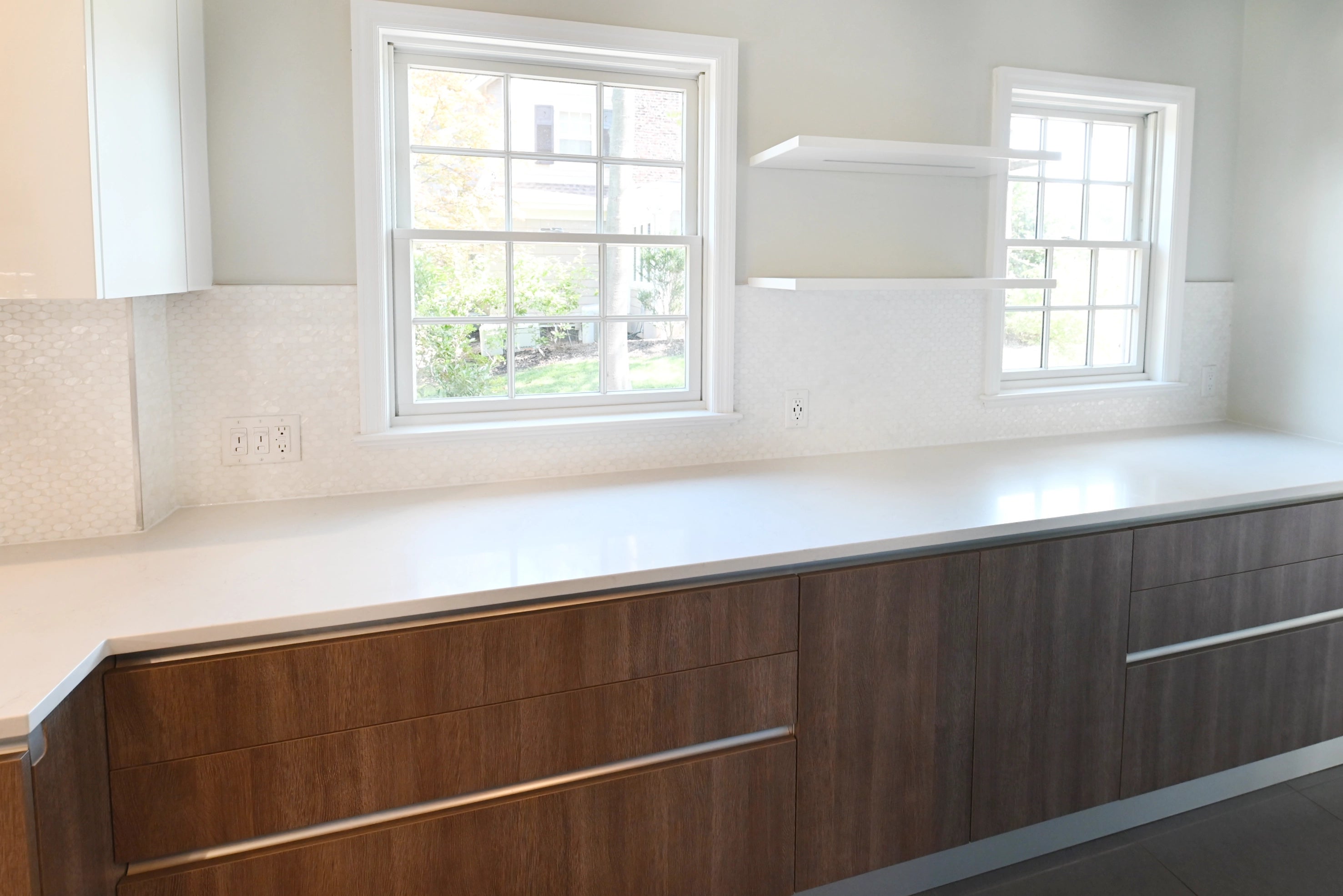 Pedini Luxurious Hot Chocolate Modern Pre-Owned Kitchen