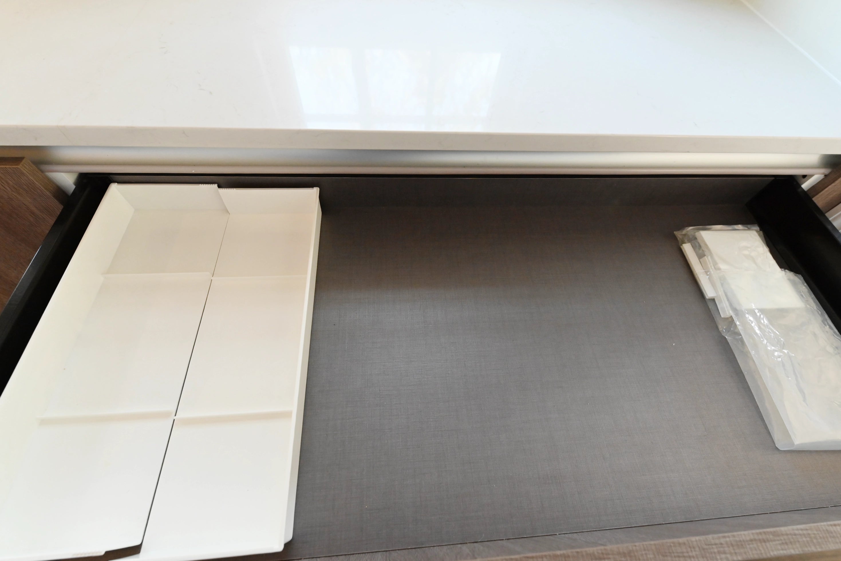 Pedini Luxurious Hot Chocolate Modern Pre-Owned Kitchen