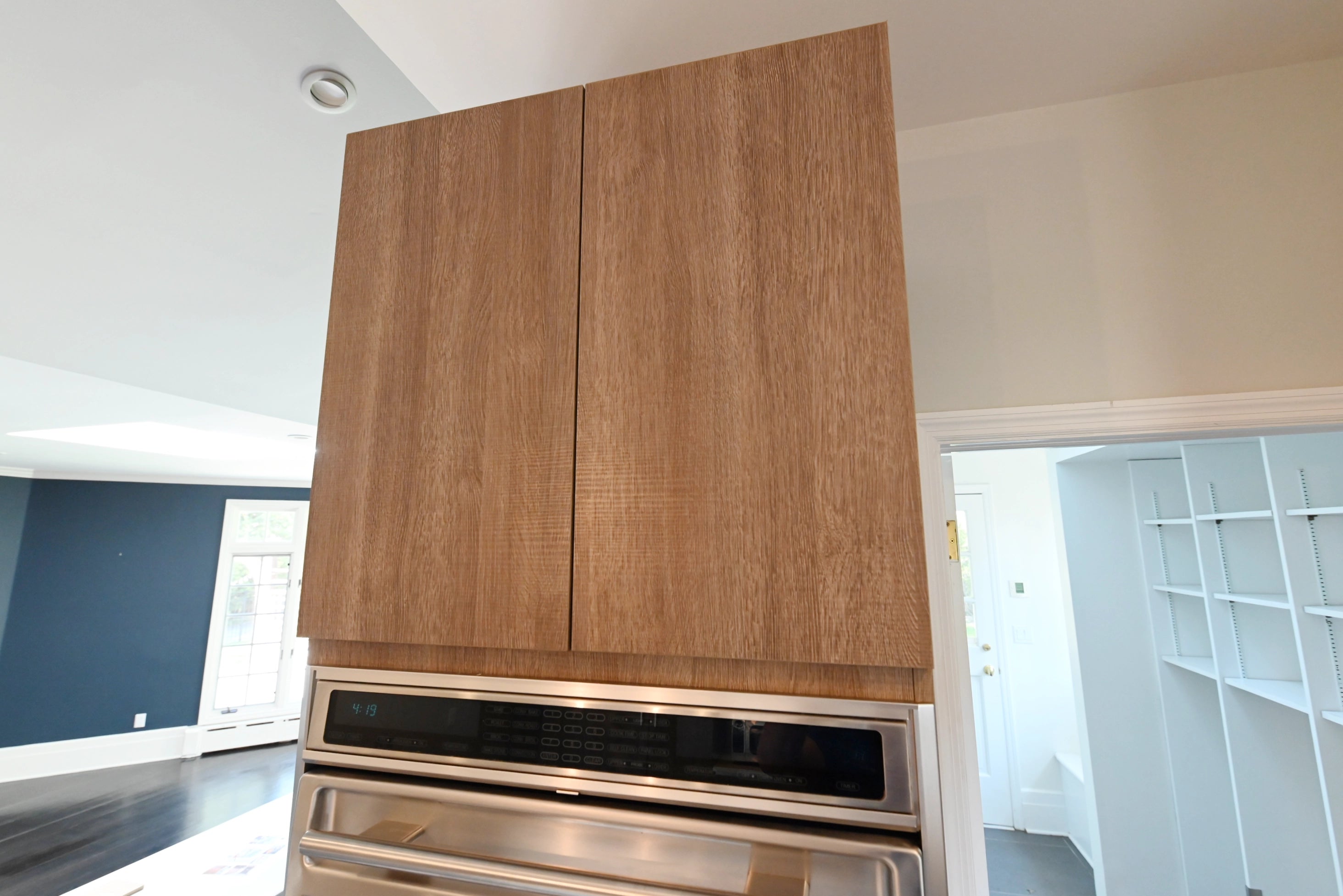 Pedini Luxurious Hot Chocolate Modern Pre-Owned Kitchen