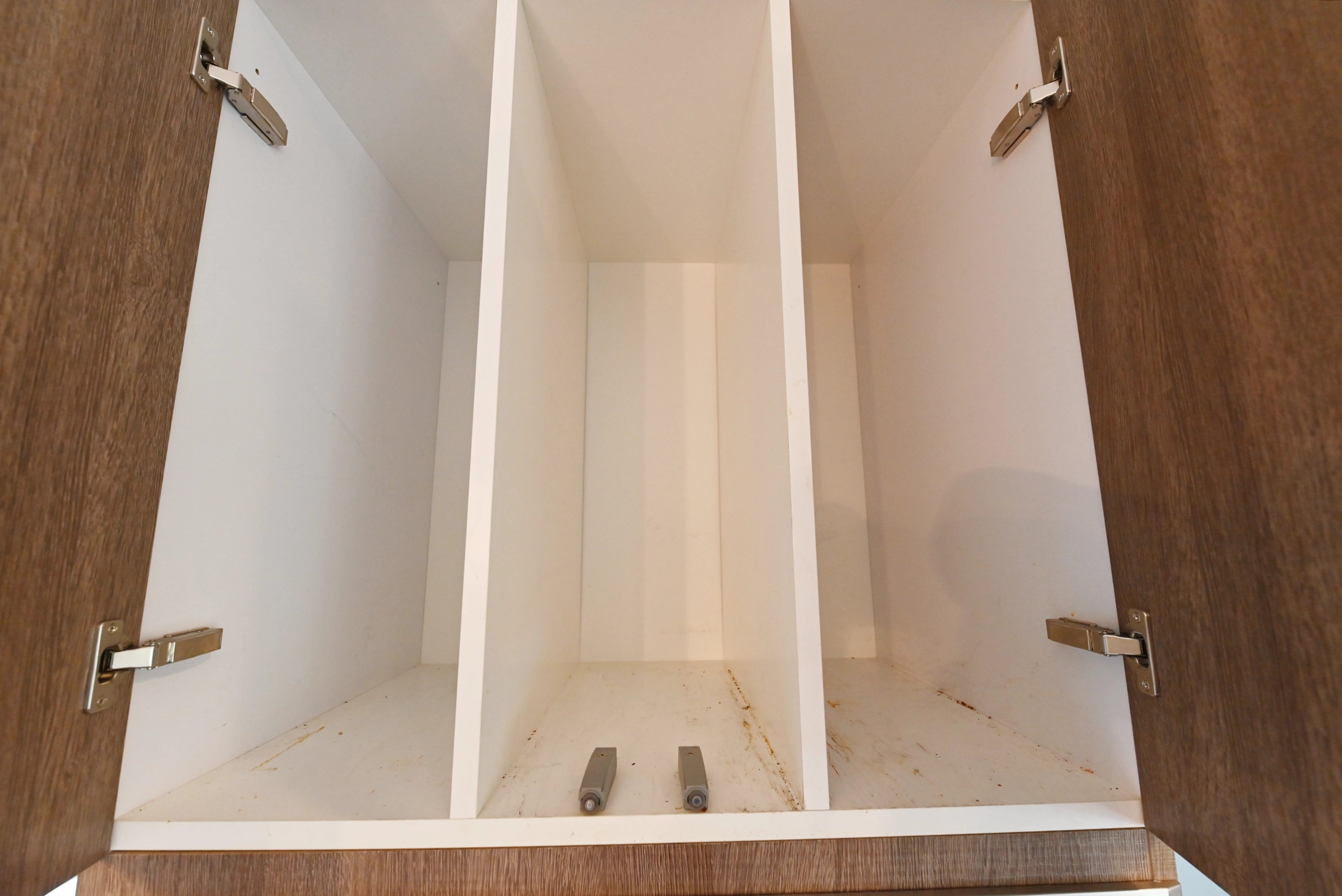 Pedini Luxurious Hot Chocolate Modern Pre-Owned Kitchen