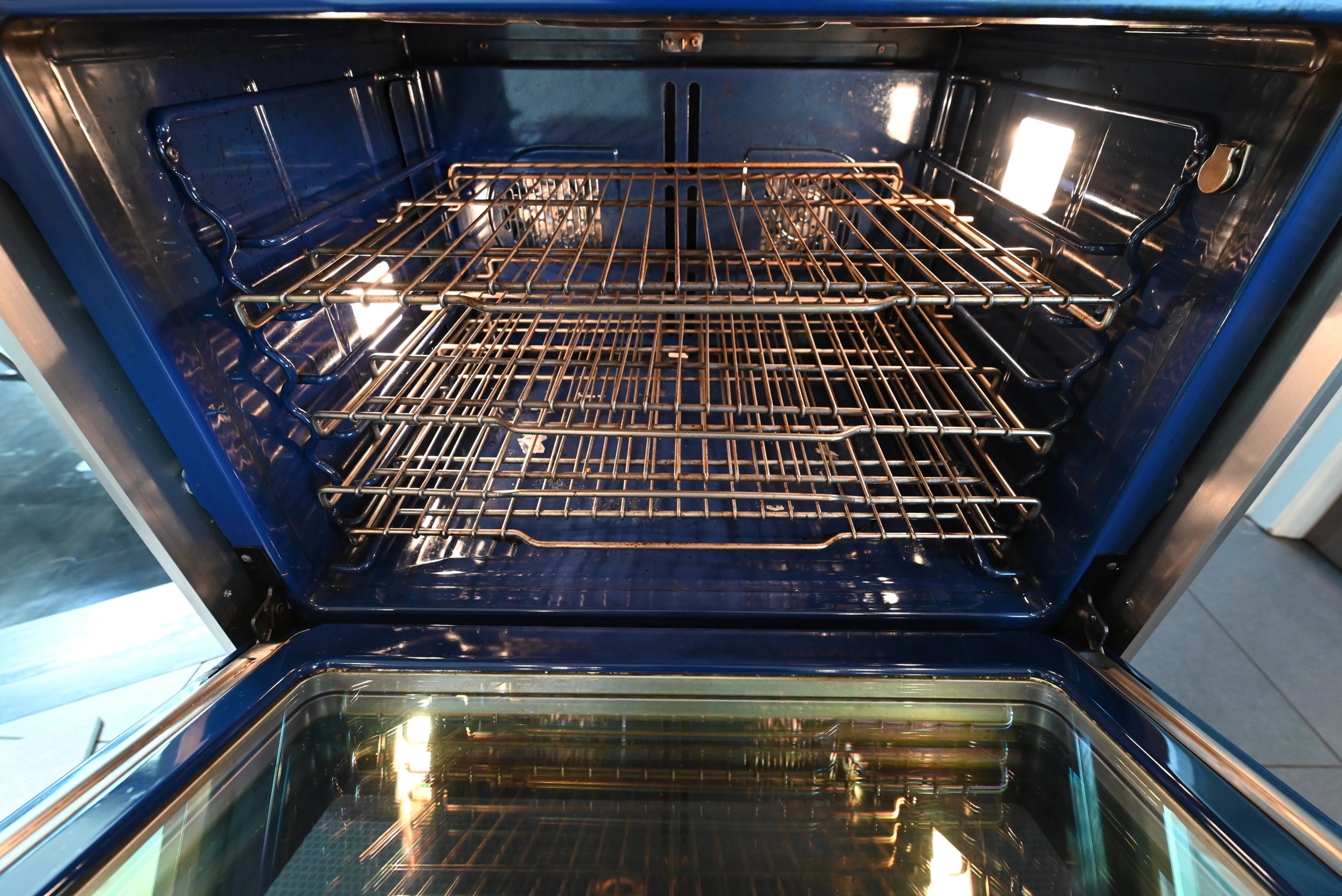 Pedini Luxurious Hot Chocolate Modern Pre-Owned Kitchen