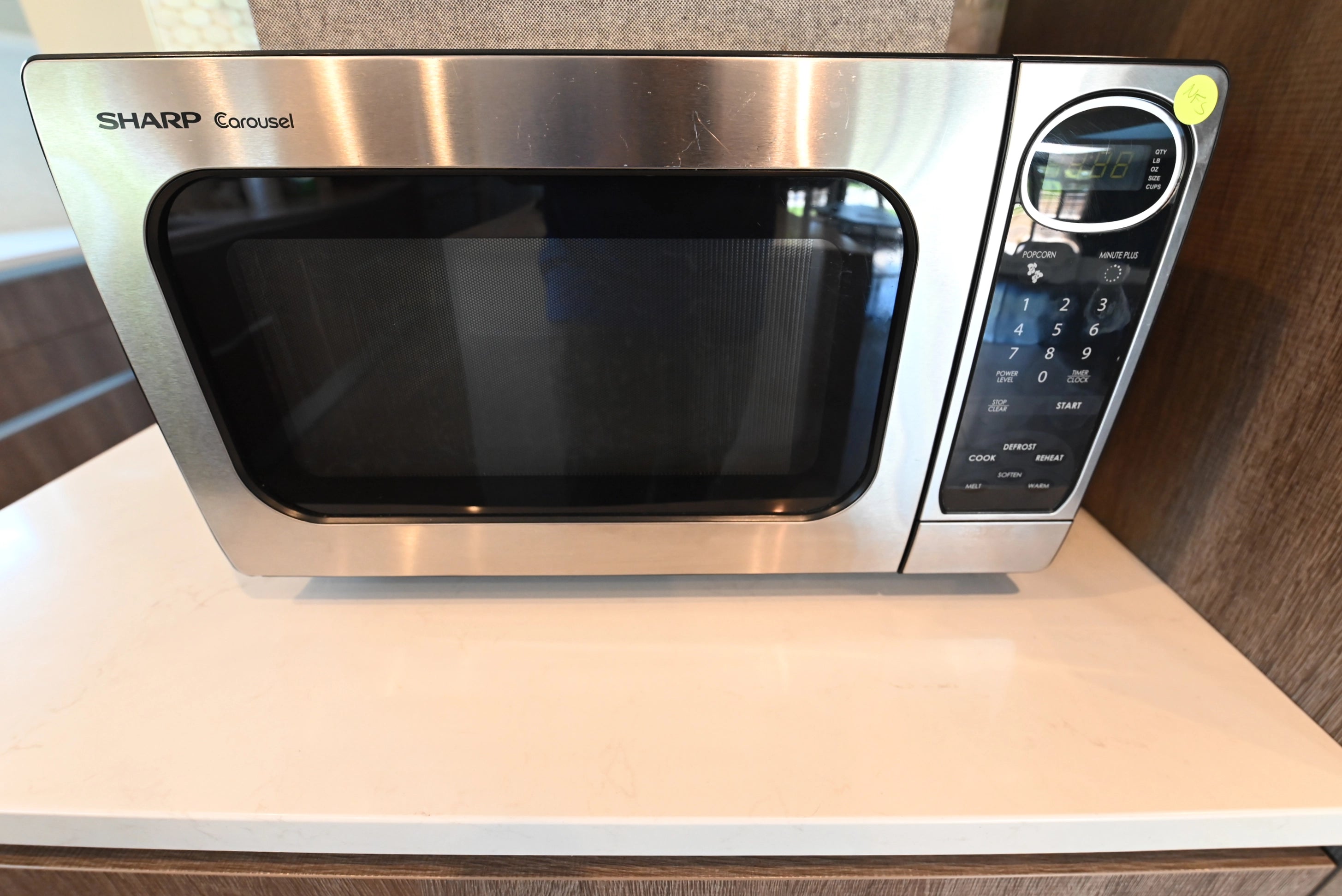 Pedini Luxurious Hot Chocolate Modern Pre-Owned Kitchen