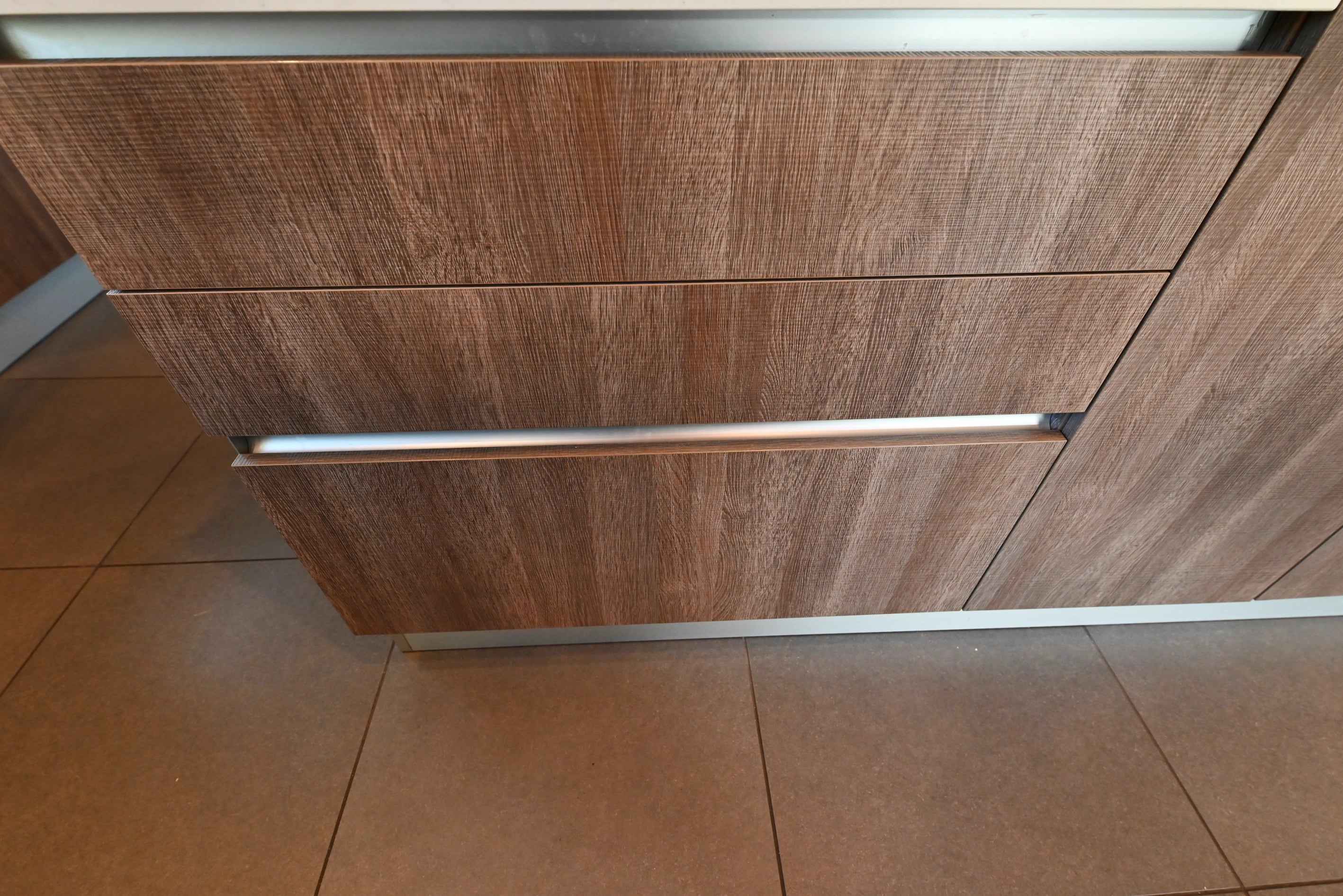 Pedini Luxurious Hot Chocolate Modern Pre-Owned Kitchen