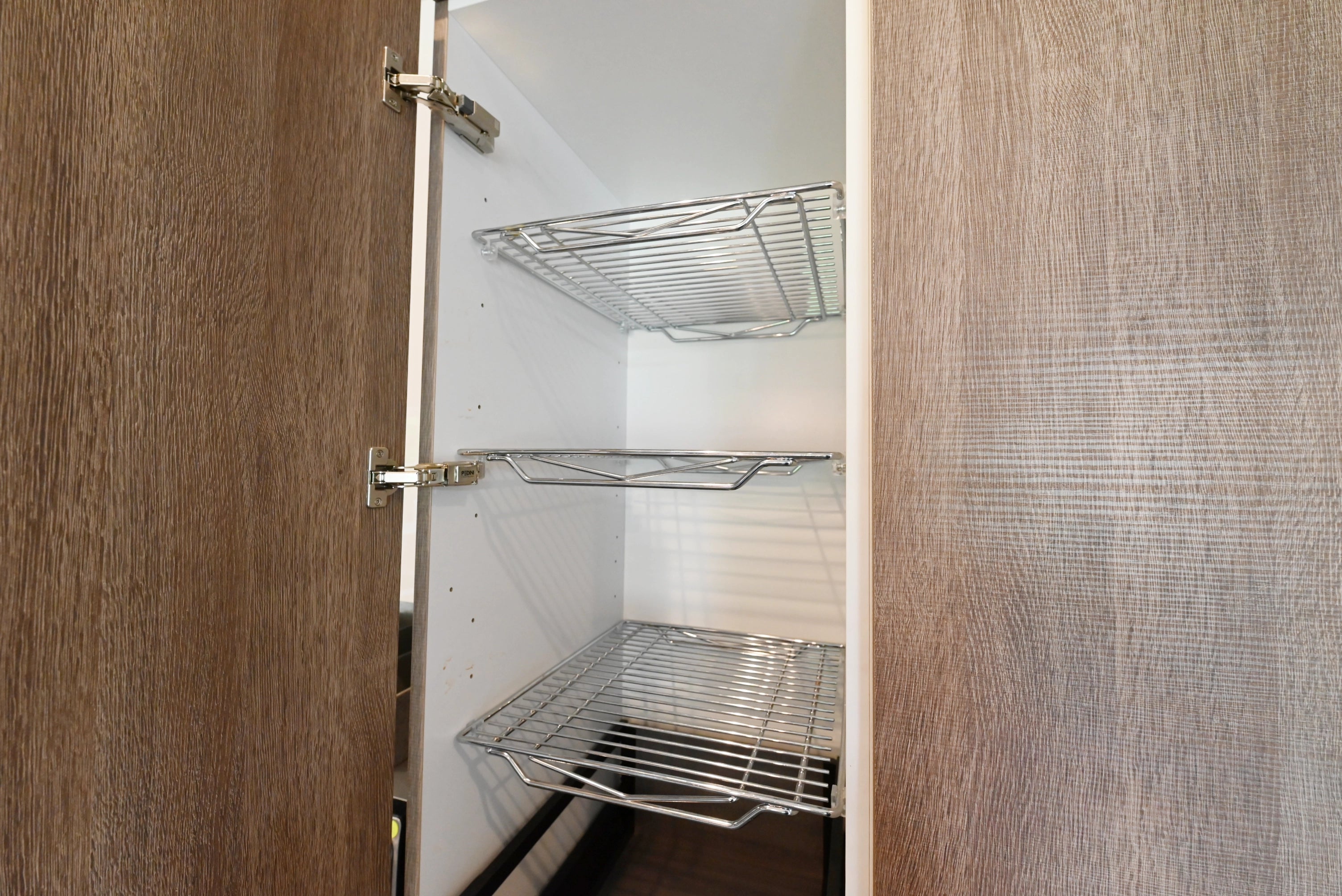 Pedini Luxurious Hot Chocolate Modern Pre-Owned Kitchen